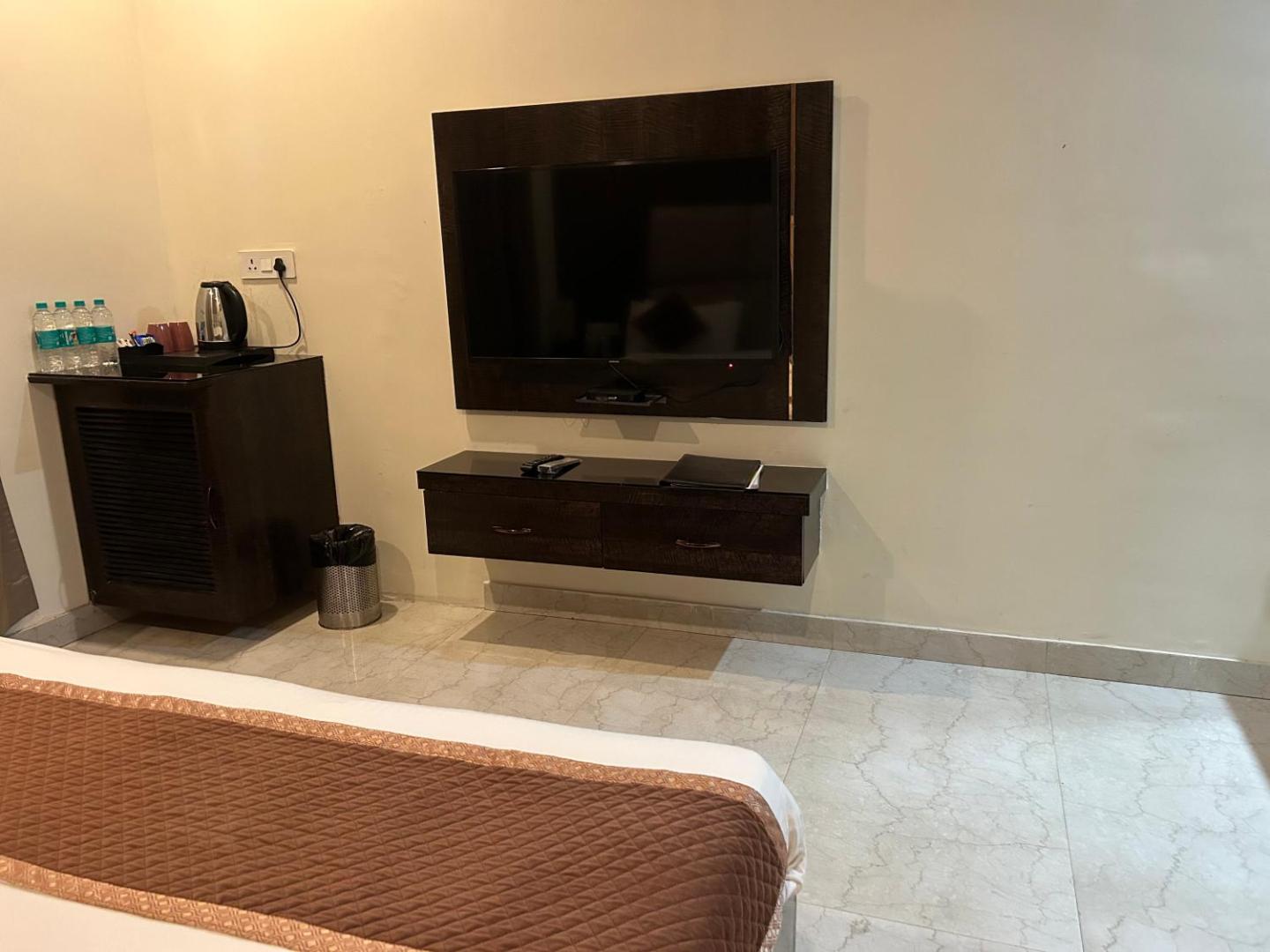 Hotel Idhayan Palace