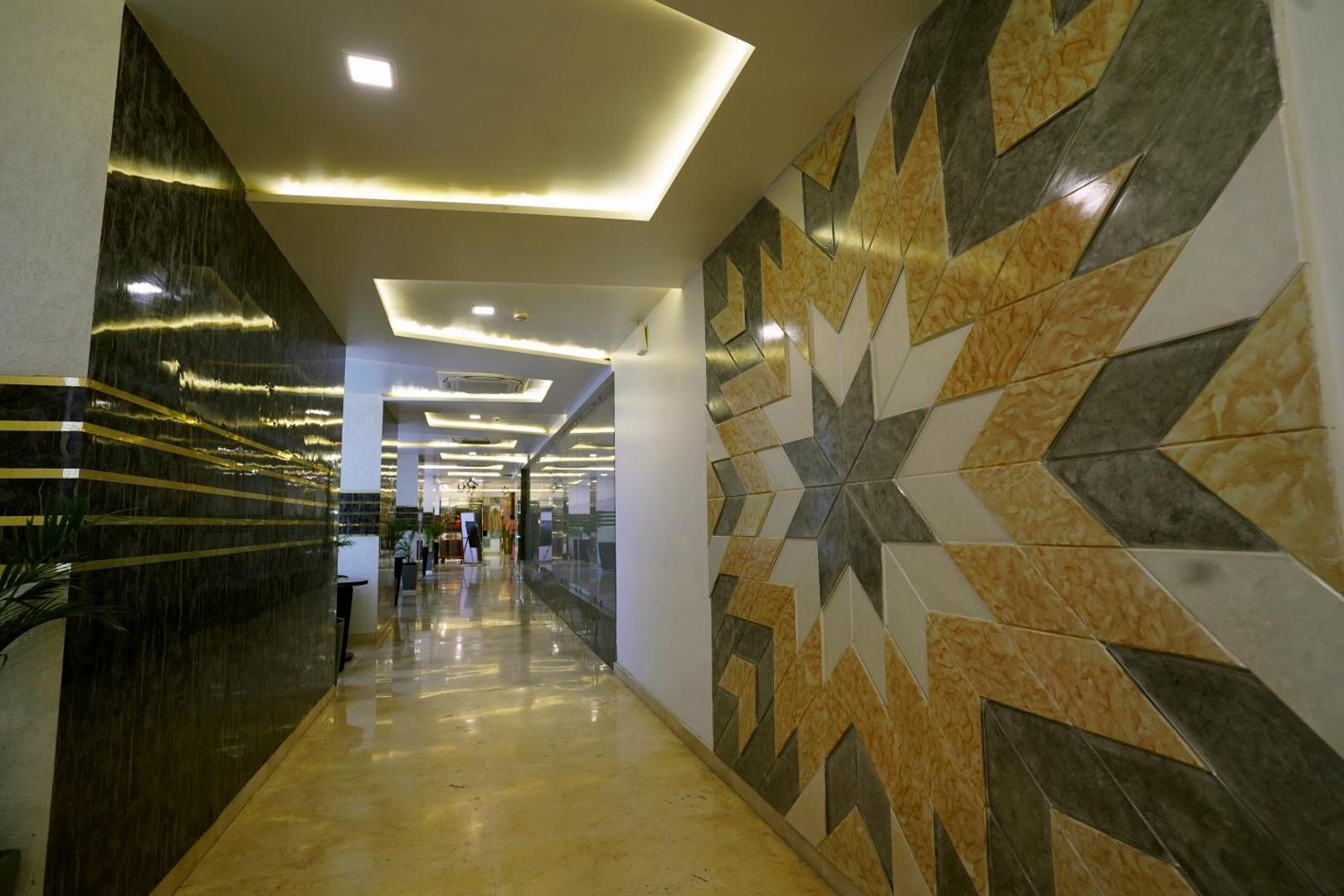 Hotel Idhayan Palace