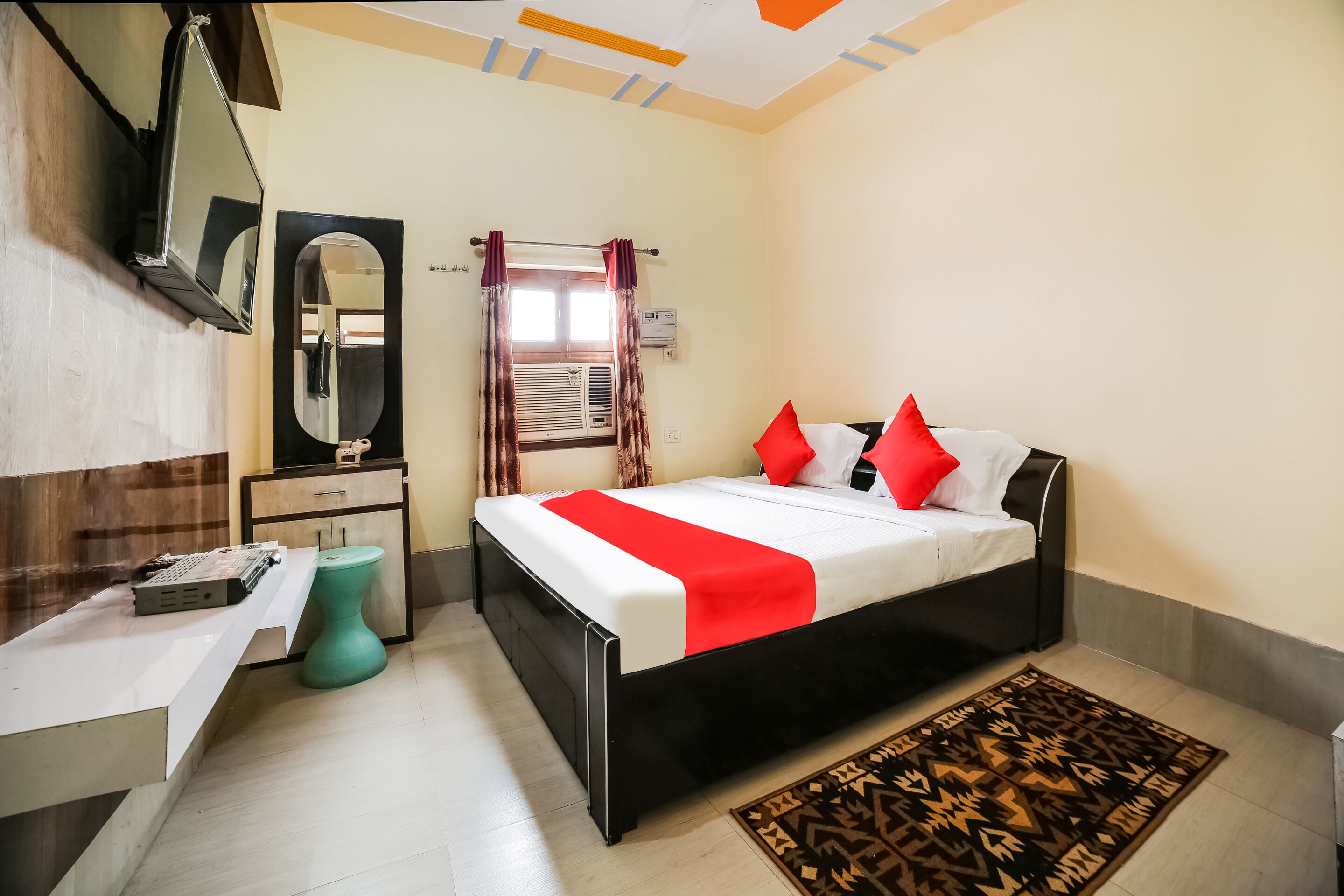 Muni ji Restaurant & Hotel by OYO Rooms