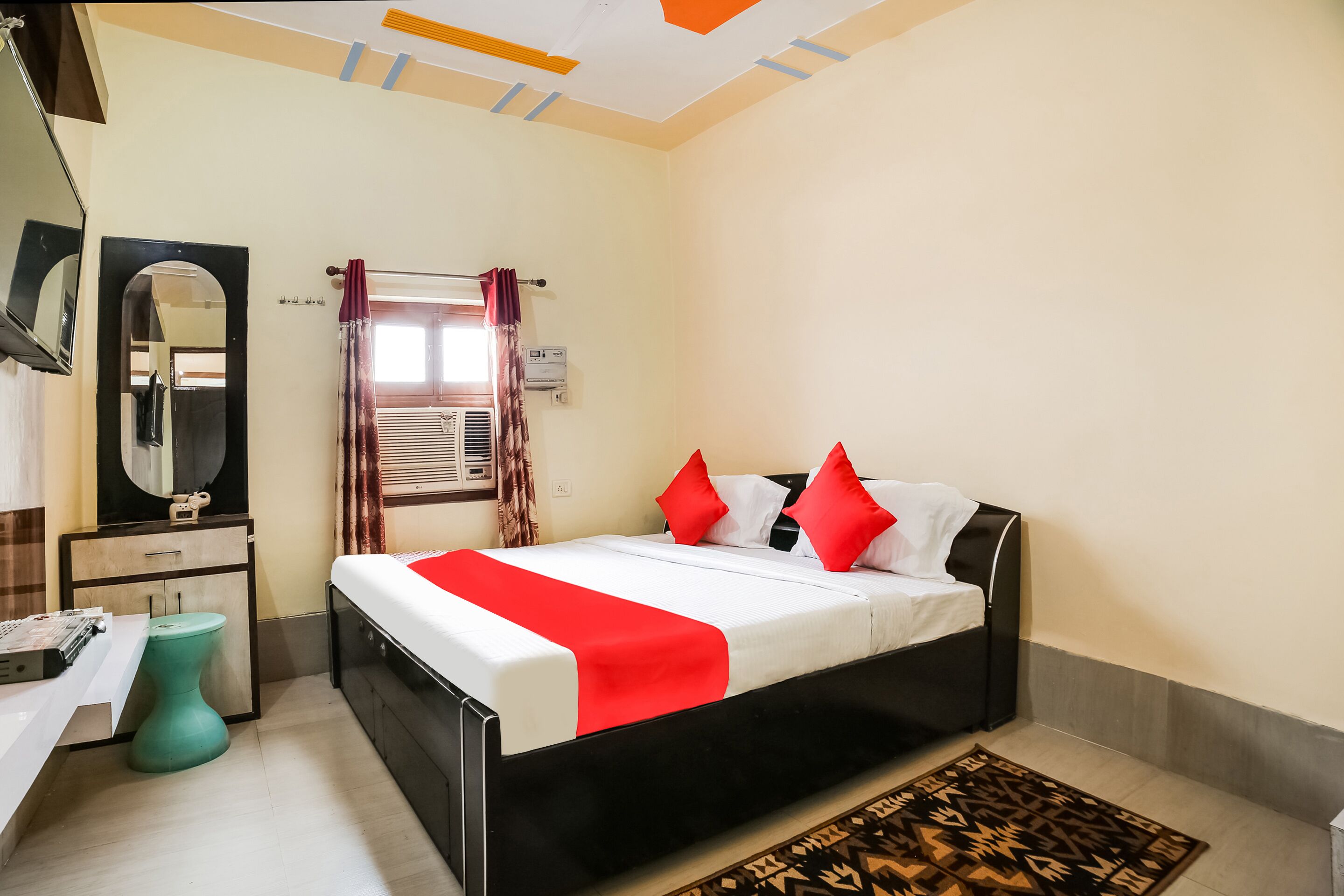 Muni ji Restaurant & Hotel by OYO Rooms