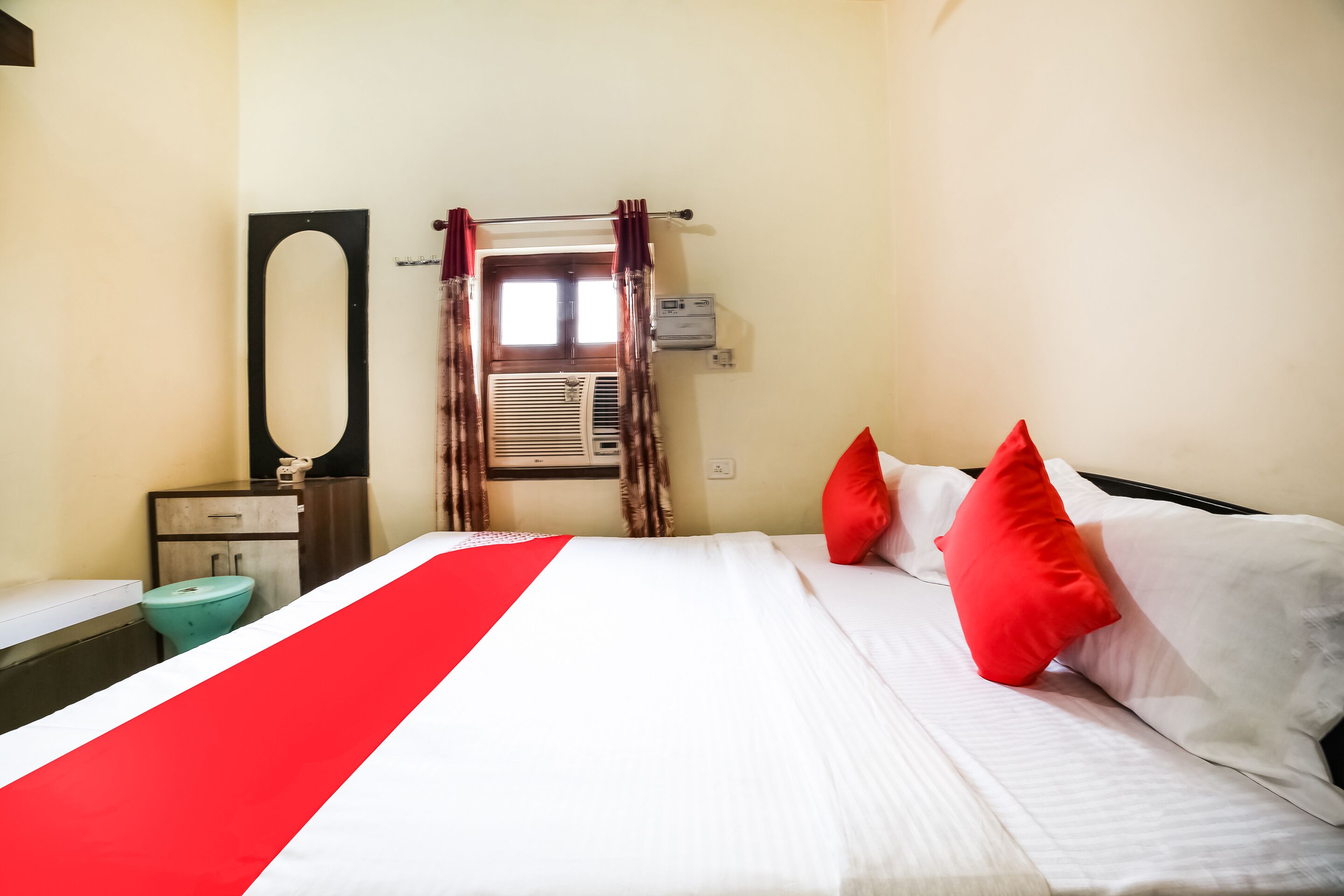 Muni ji Restaurant & Hotel by OYO Rooms