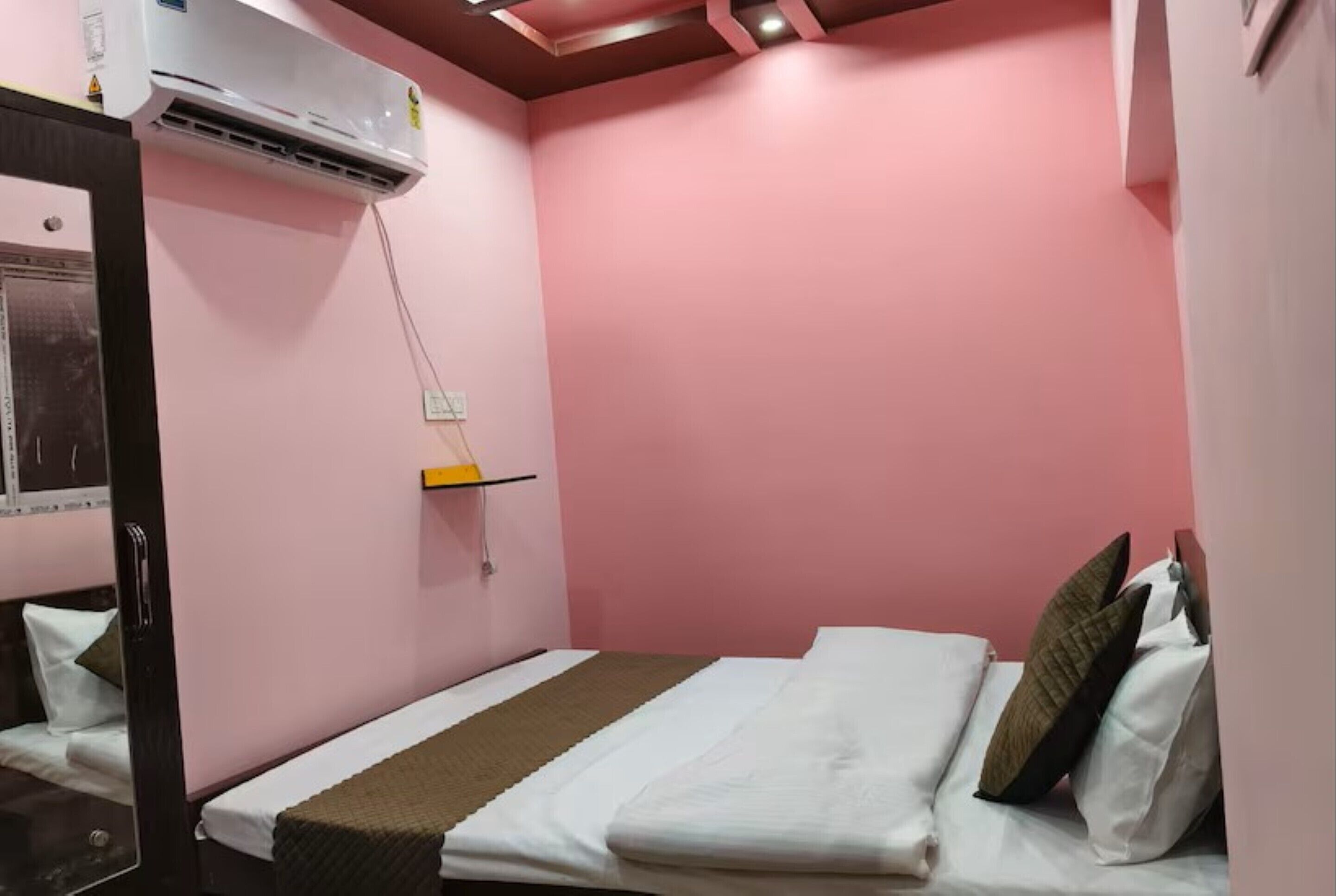 Hotel Aheli & Restaurant