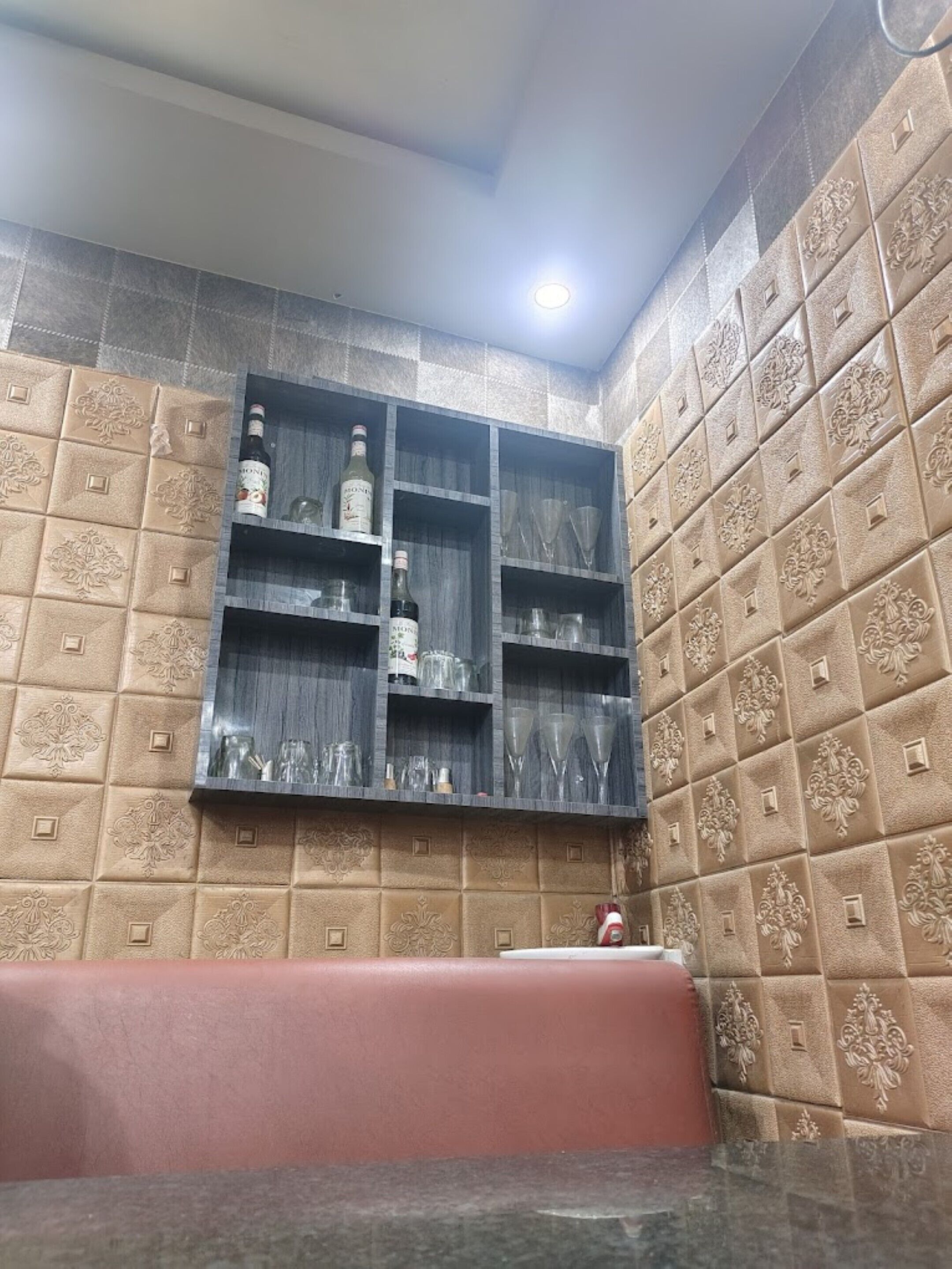 Hotel Aheli & Restaurant