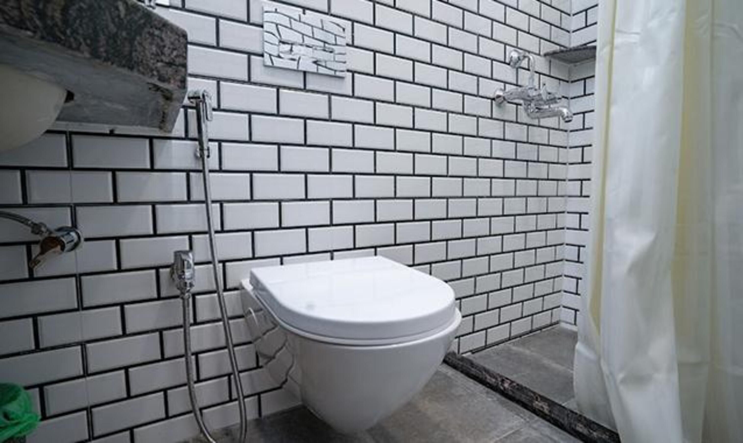 Prime Tiyara Inn By FabHotels