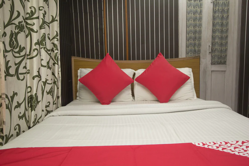Hotel Everest Glory By OYO Rooms