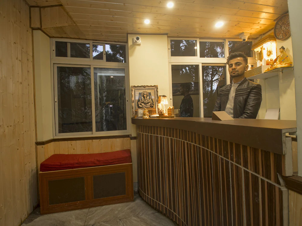 OYO 22296 New Amber Hotel