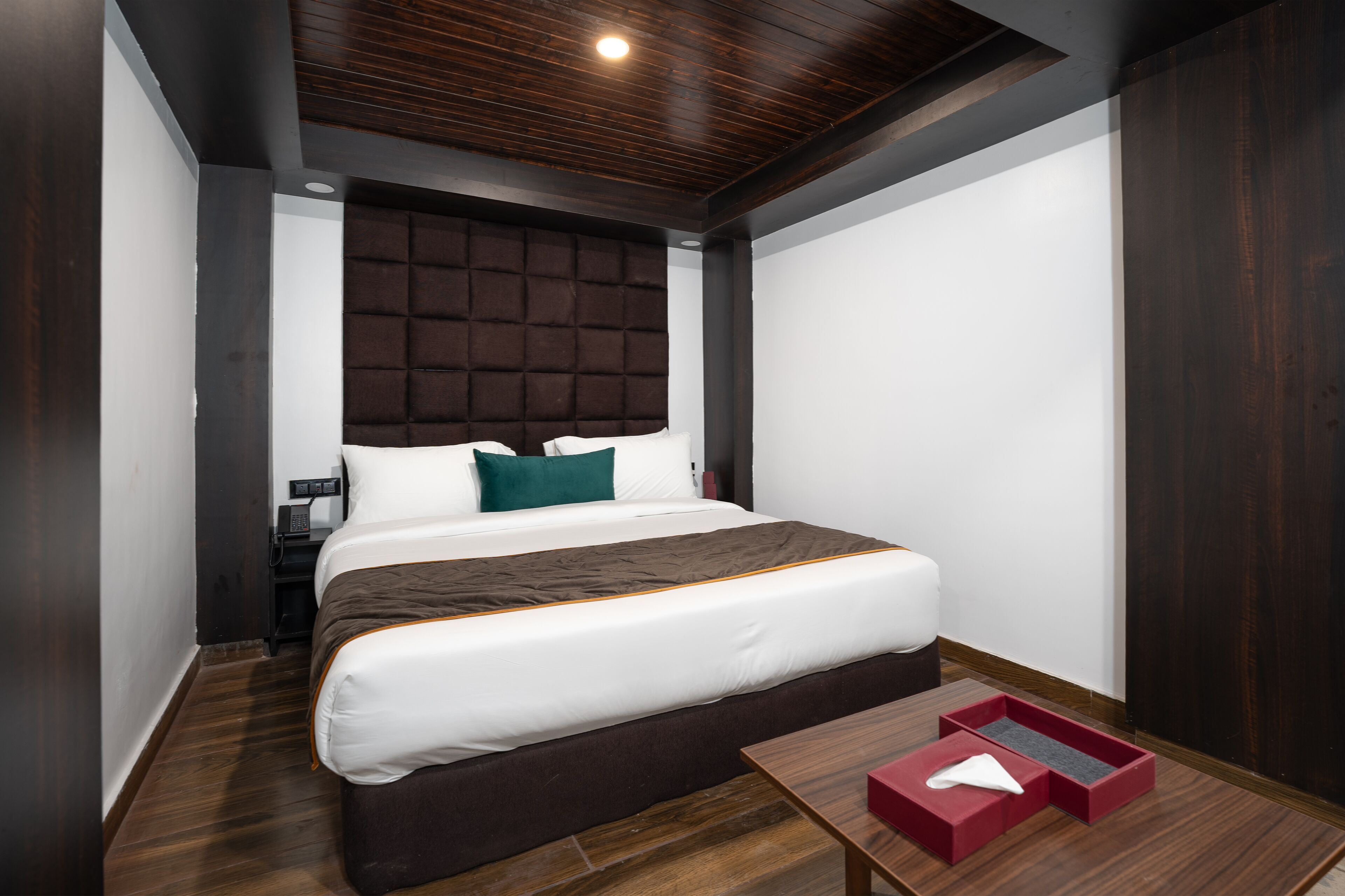 The West Gate Posada By Summit