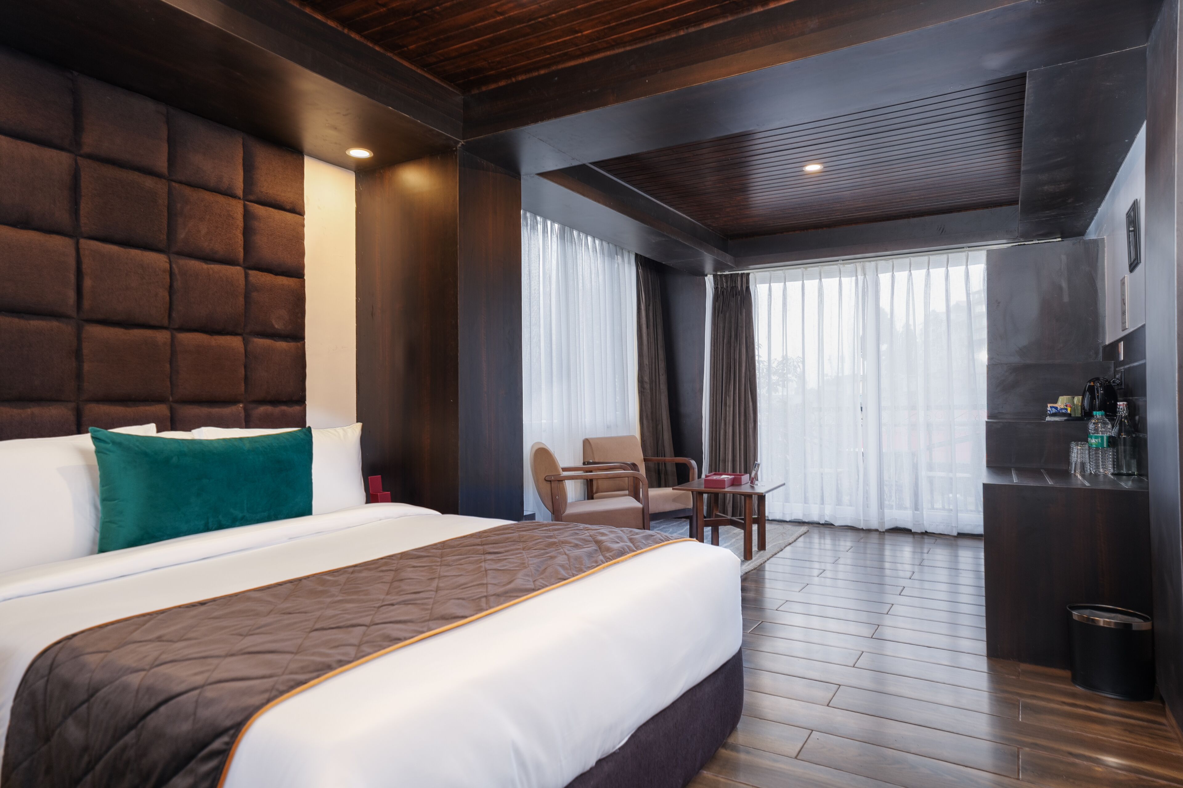 The West Gate Posada By Summit