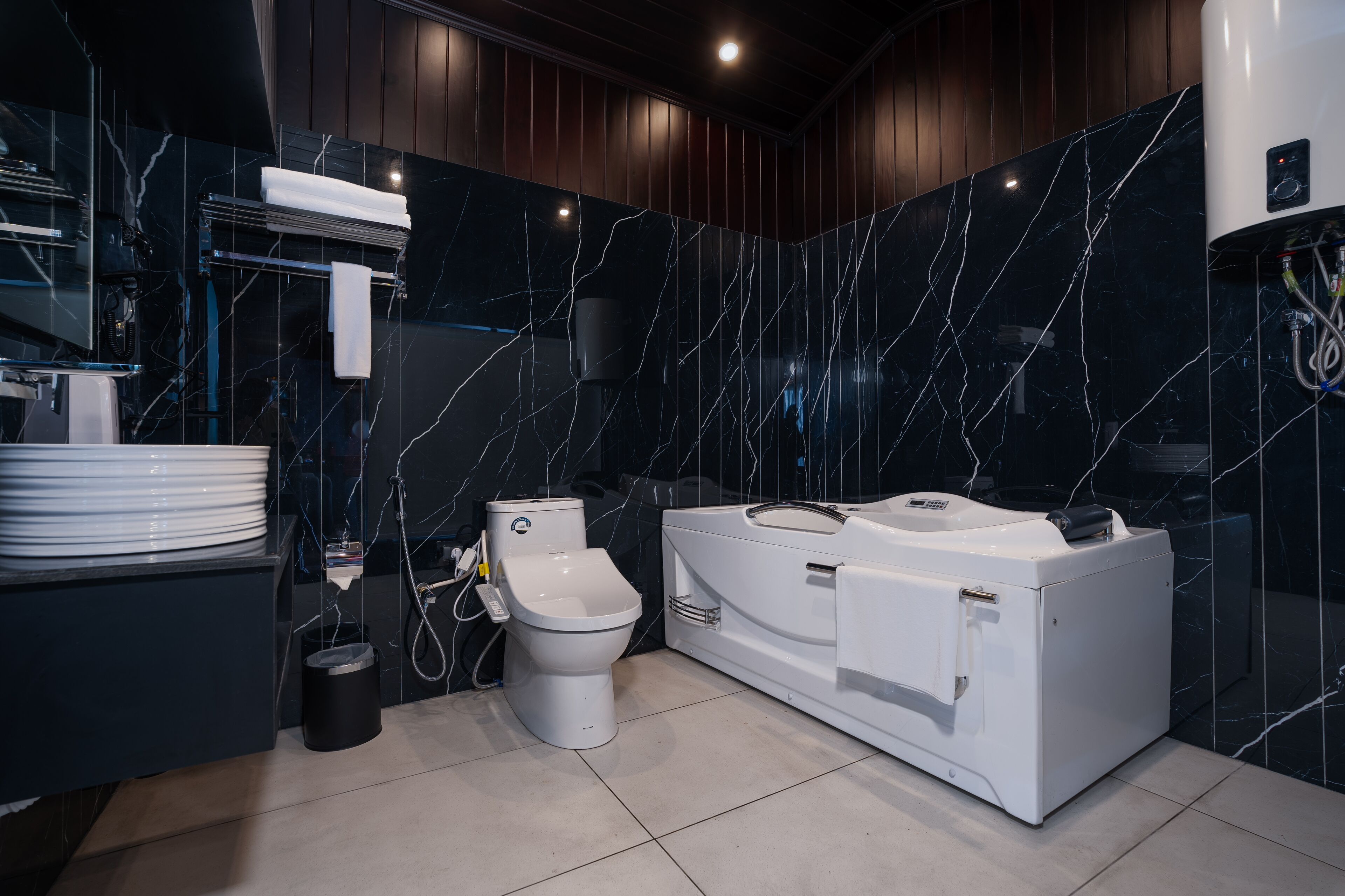 The West Gate Posada By Summit