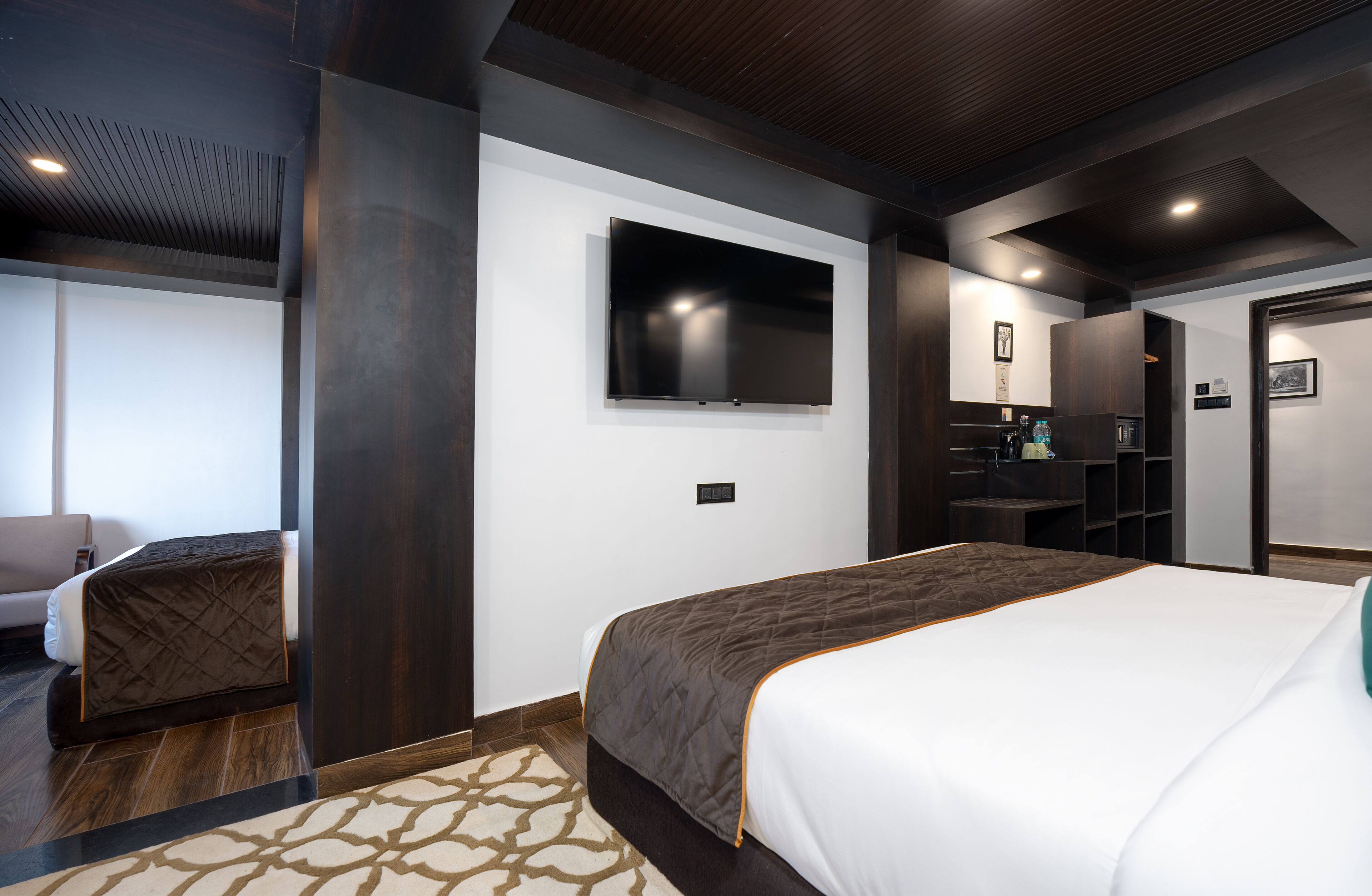 The West Gate Posada By Summit