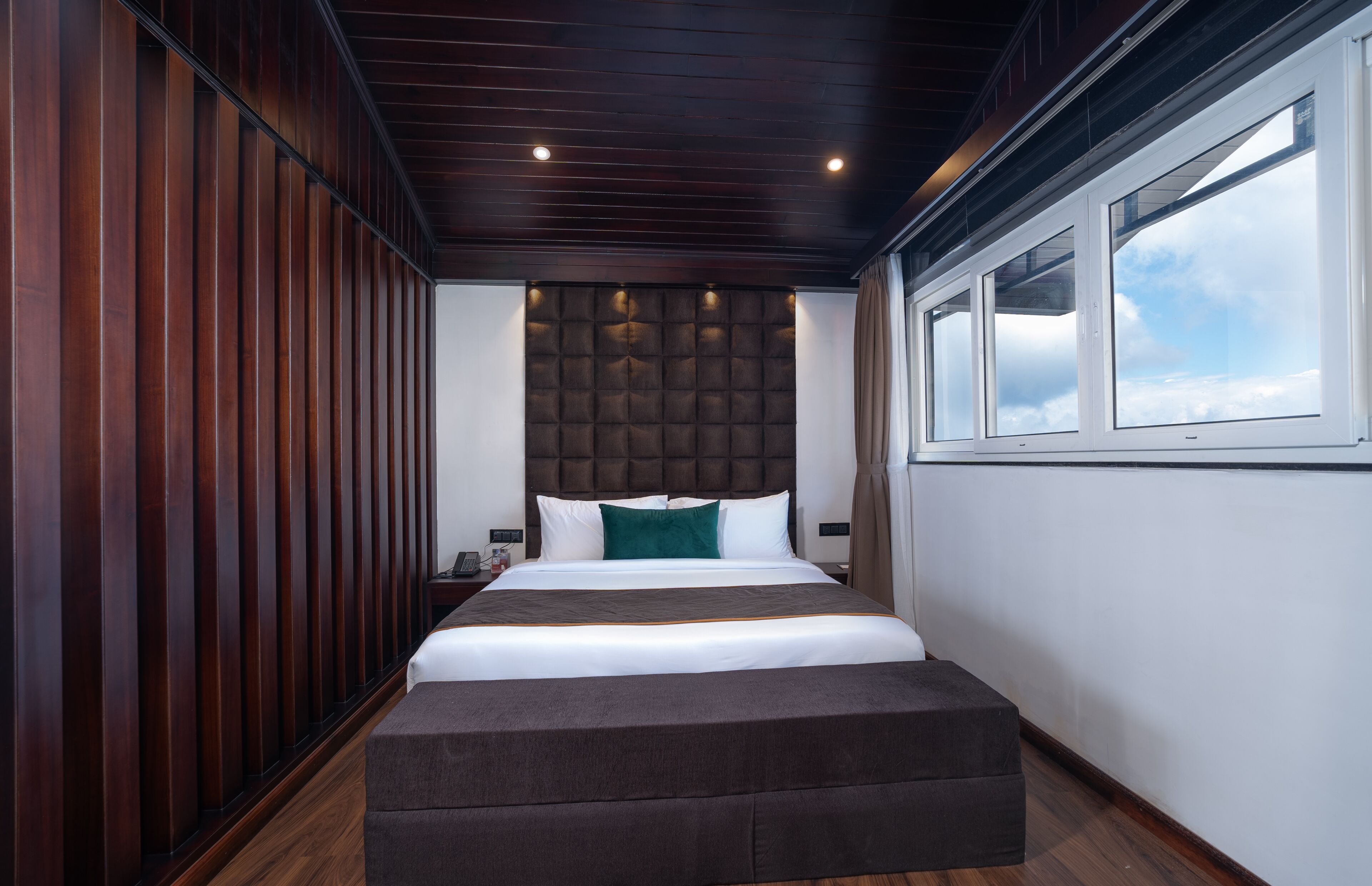 The West Gate Posada By Summit