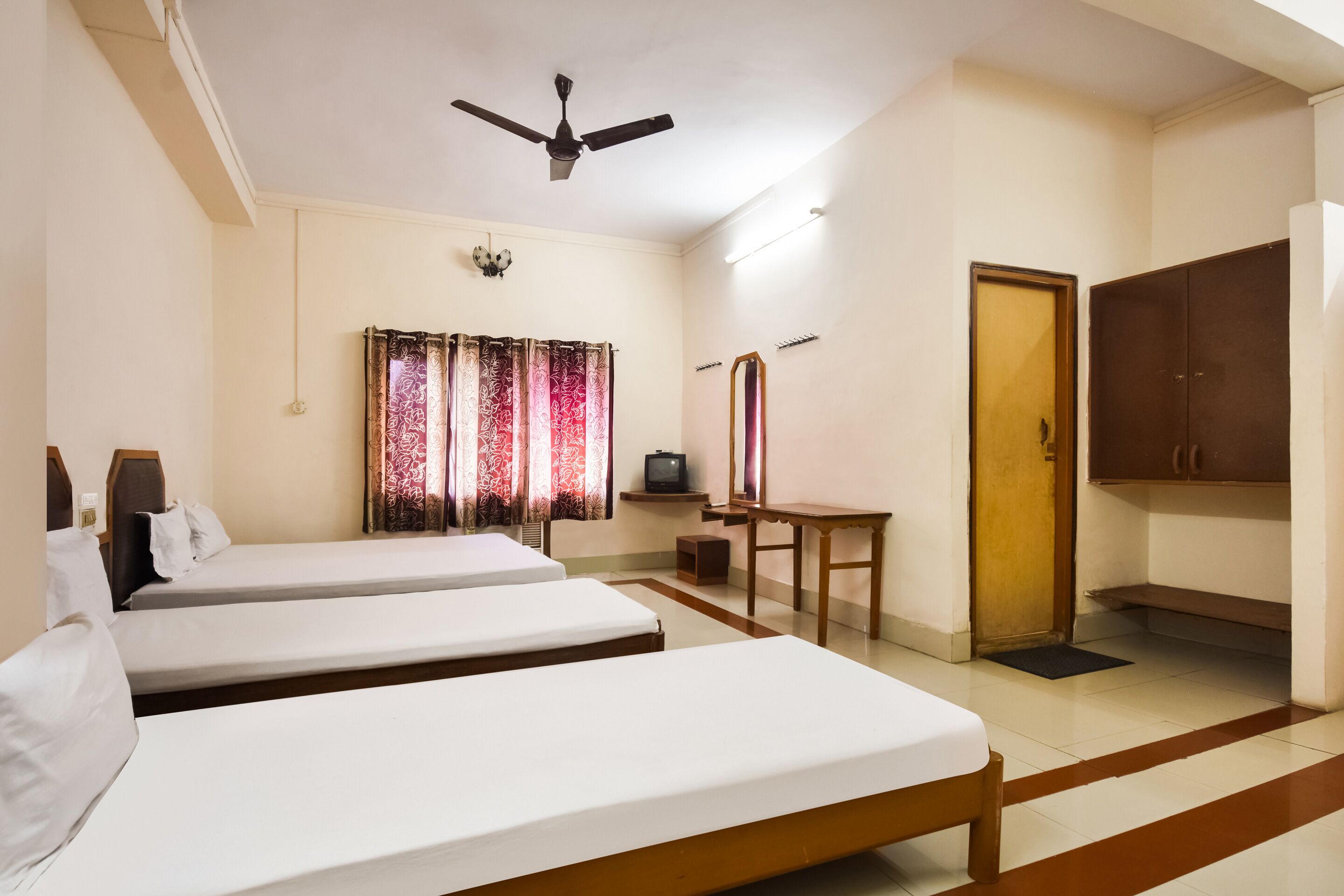 Akash Guest House by OYO Rooms