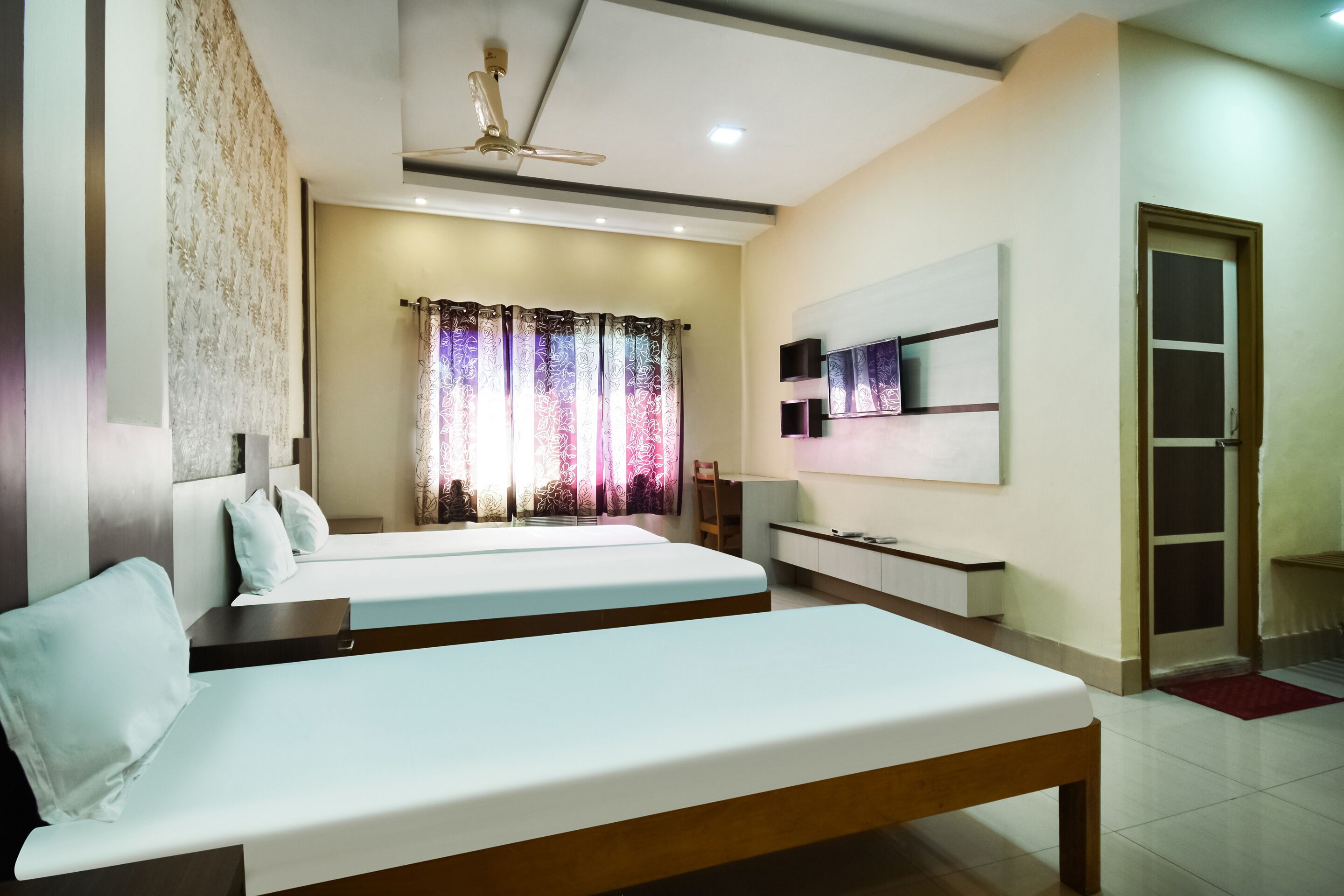 Akash Guest House by OYO Rooms