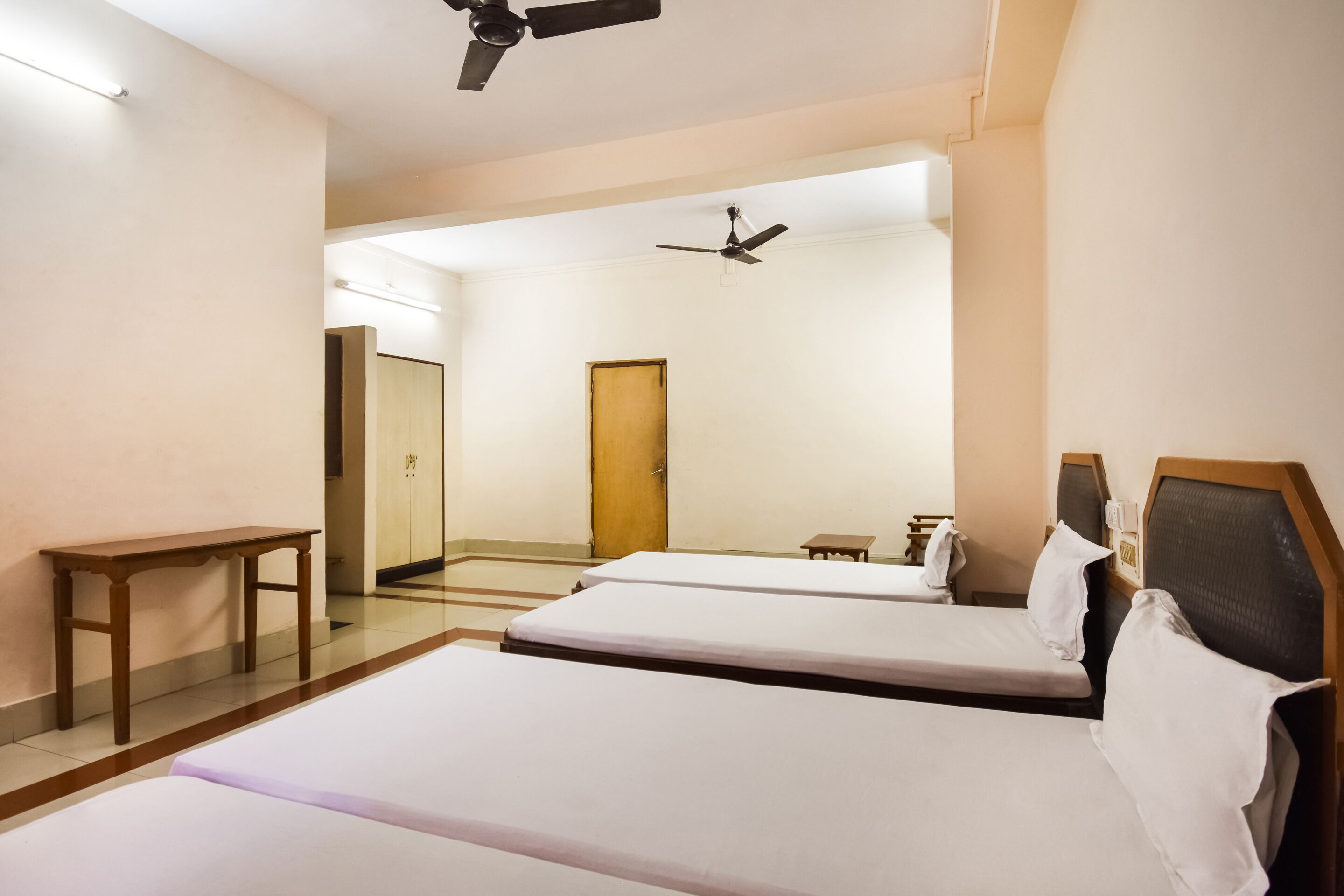 Akash Guest House by OYO Rooms