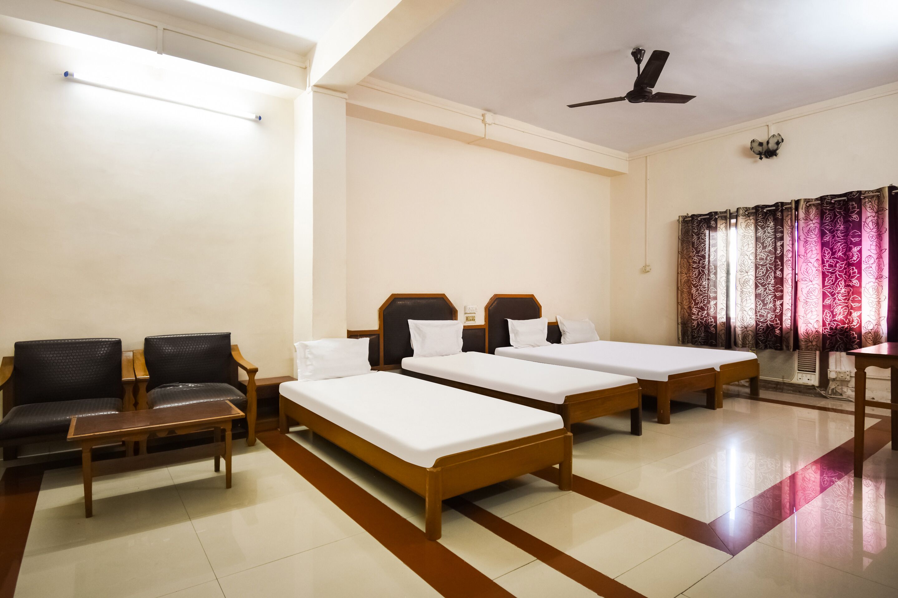 Akash Guest House by OYO Rooms