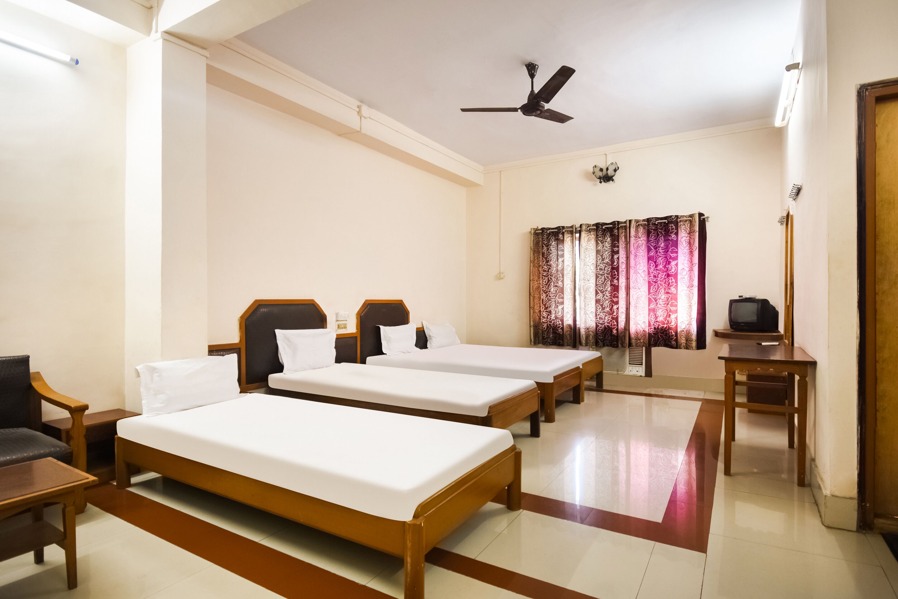 Akash Guest House by OYO Rooms
