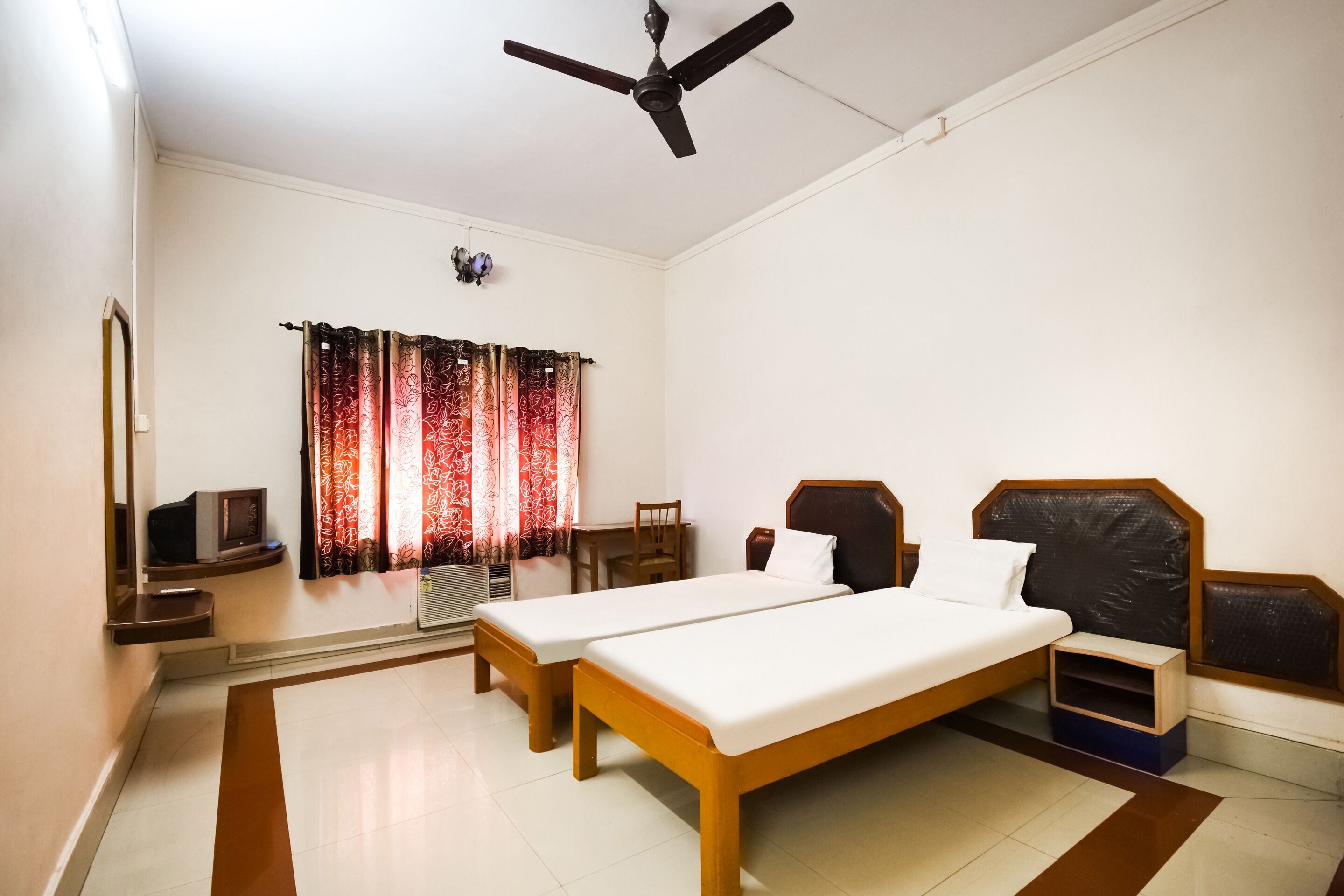Akash Guest House by OYO Rooms