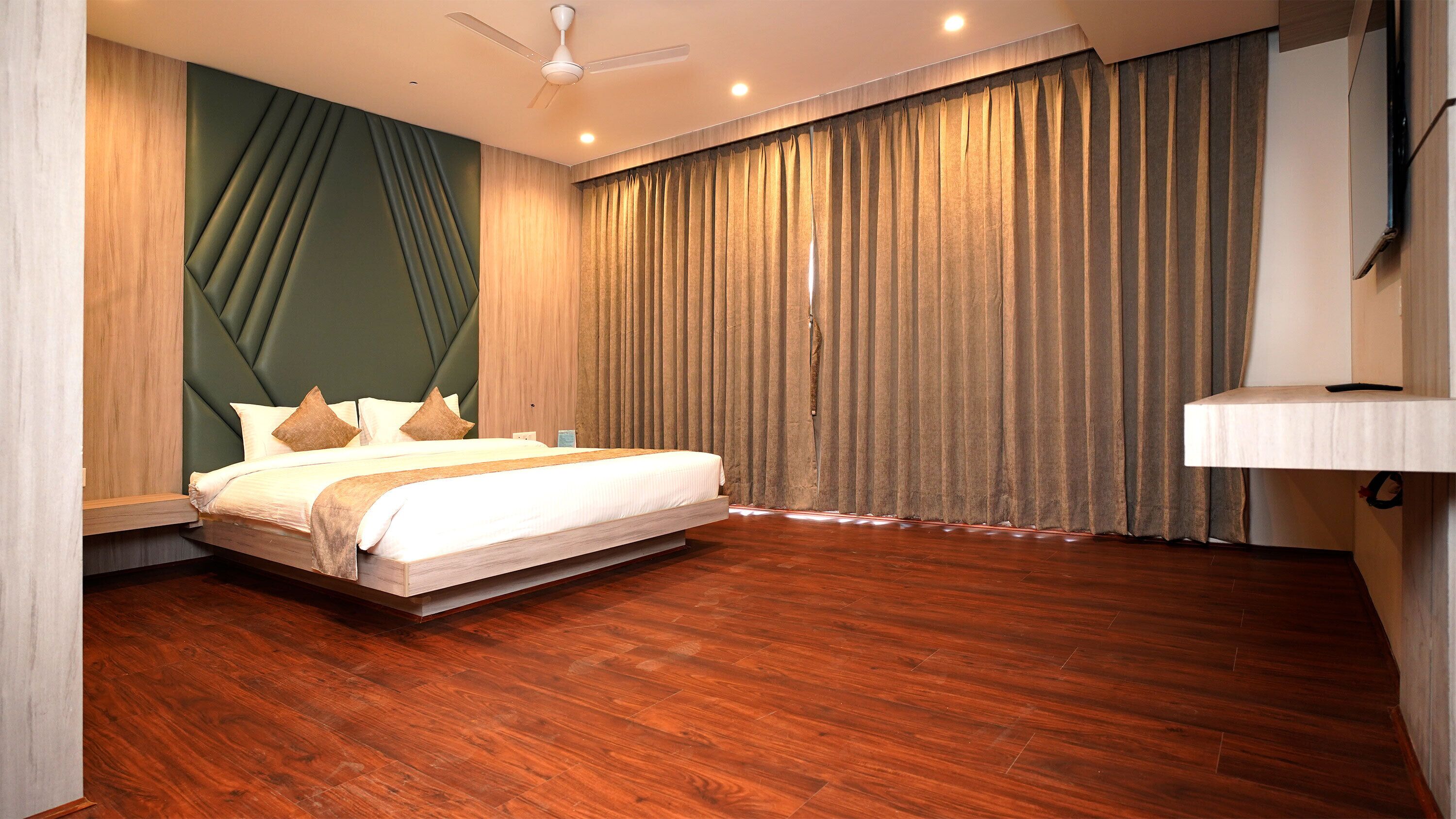 Swarna Hotel & Resort