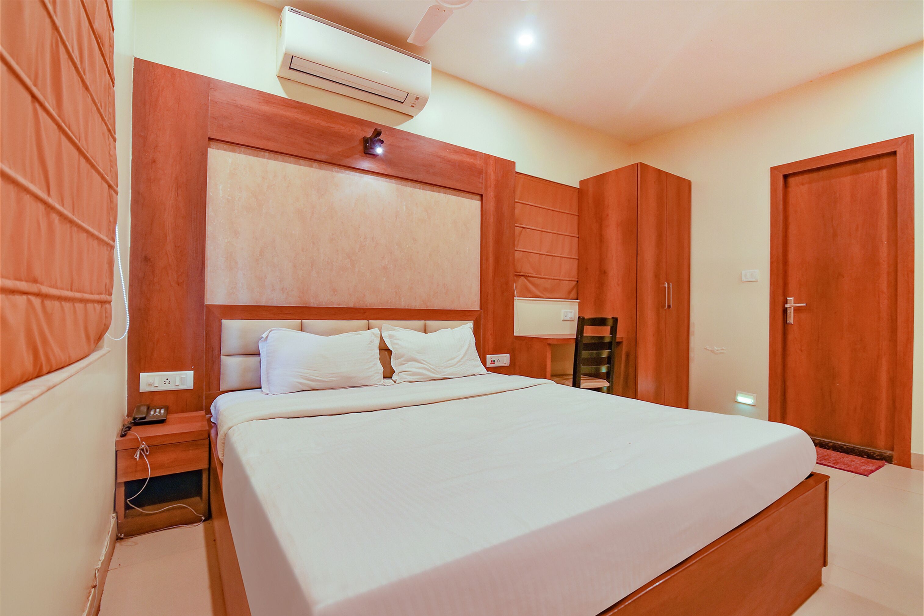 Dream Plaza By FabHotel