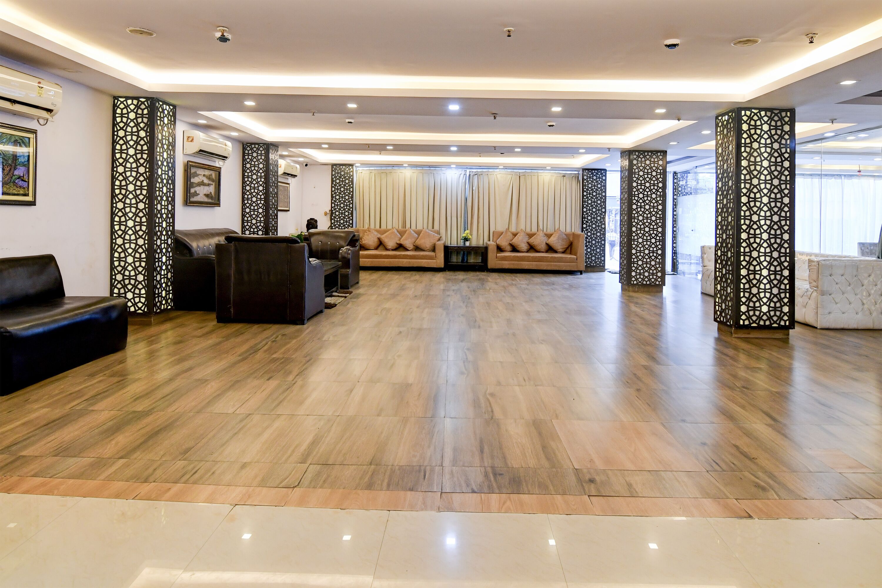 FabHotel Prime Eco Park