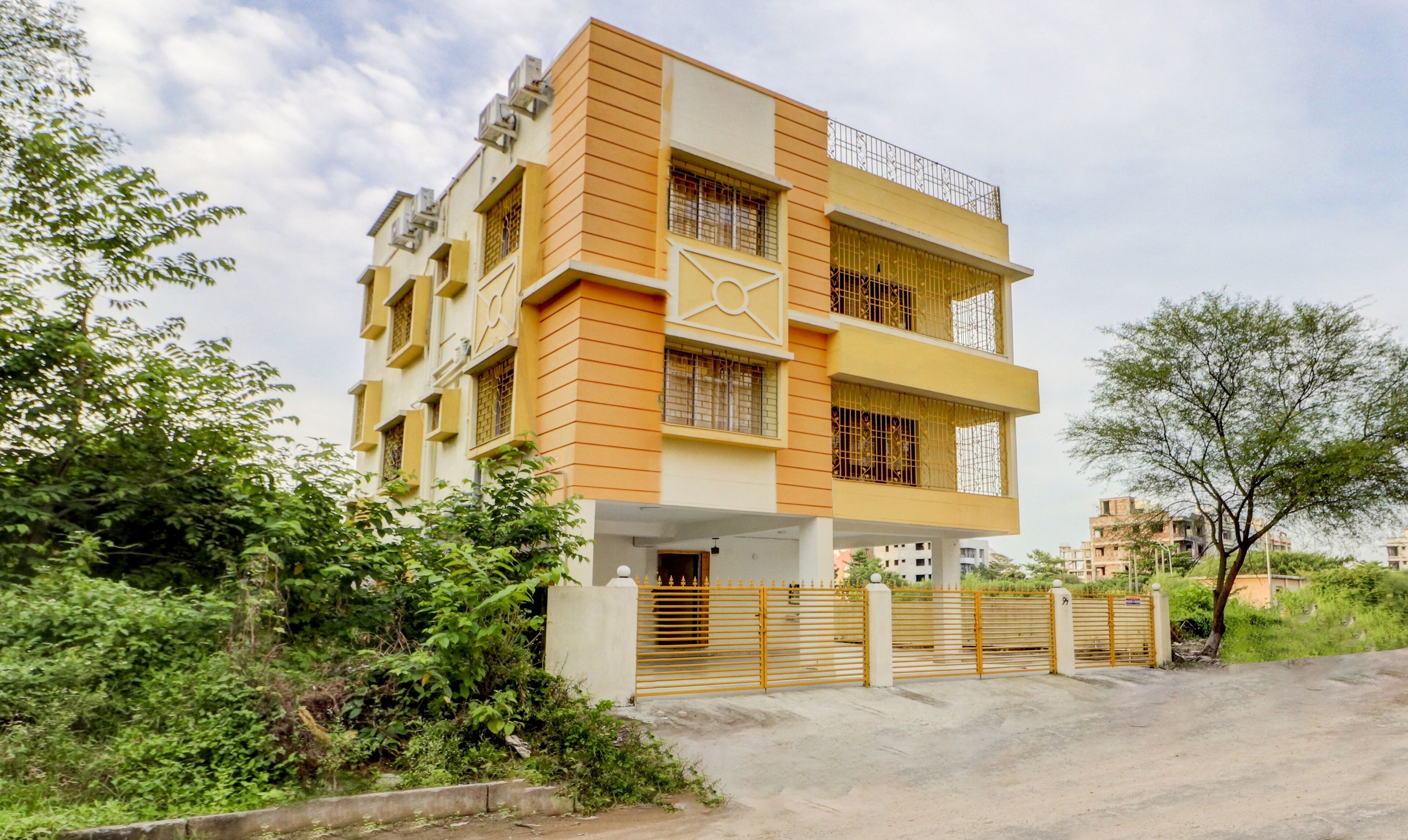 Flama House by Treebo