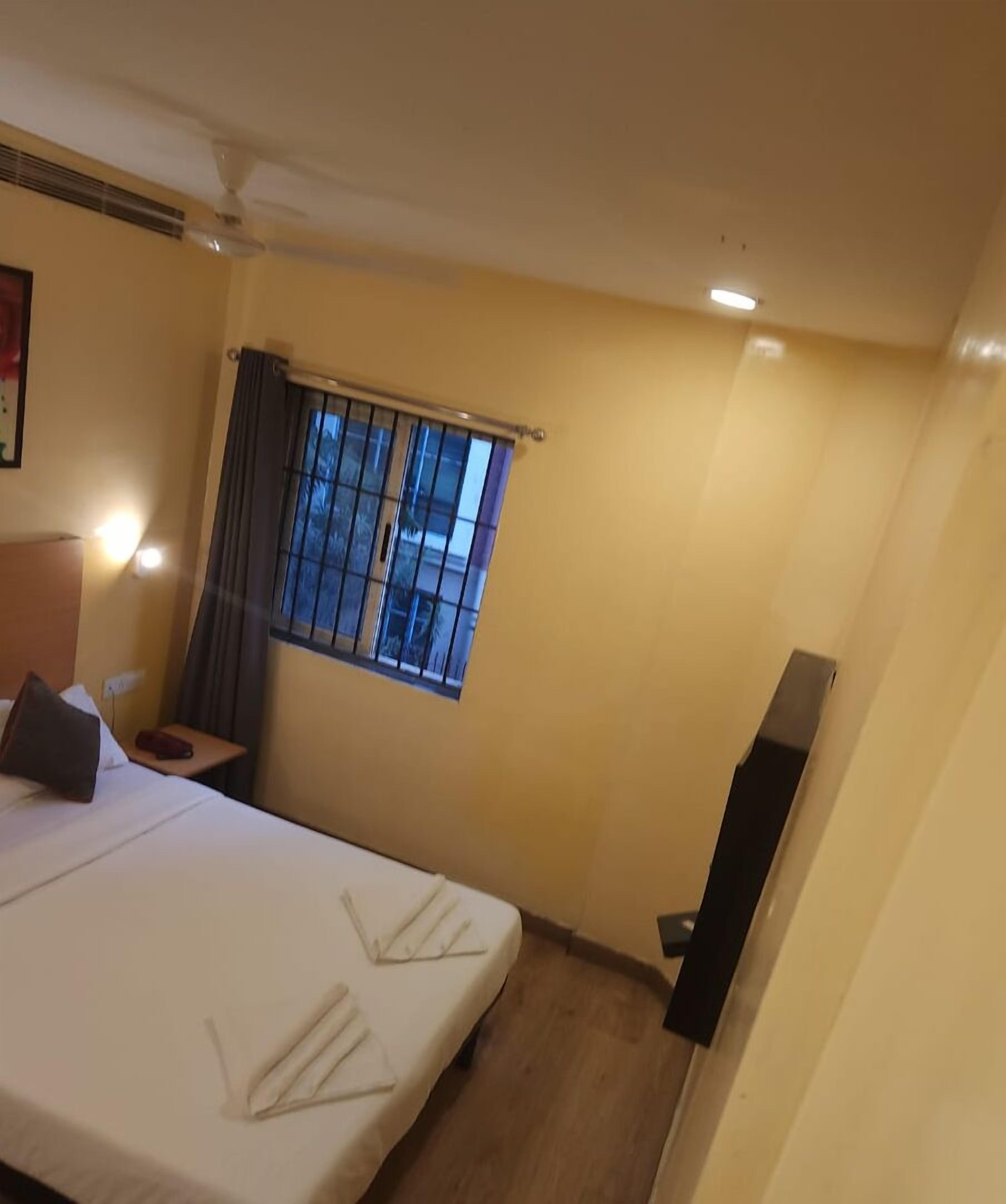 Hotel Consulate
