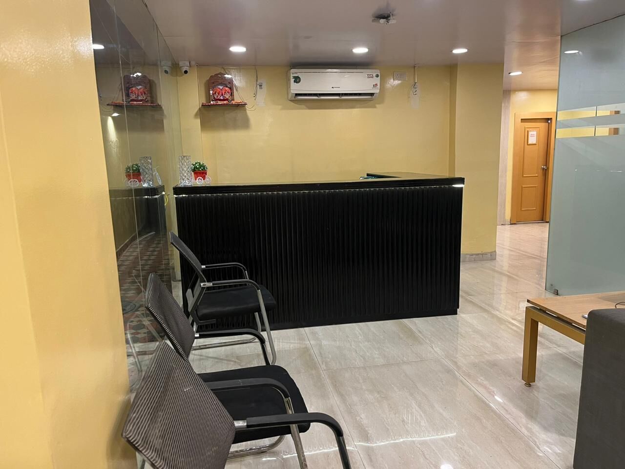 Hotel Consulate