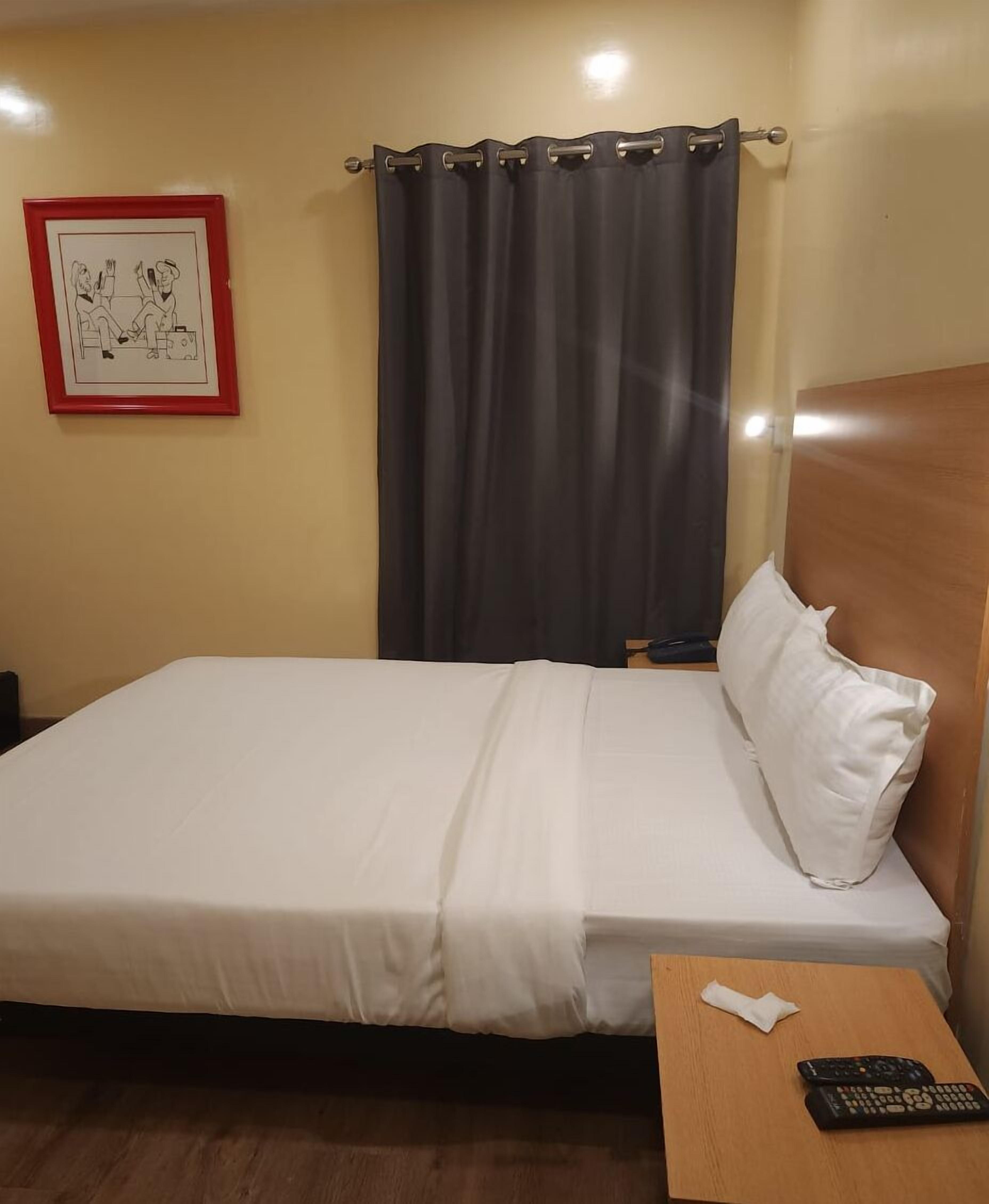 Hotel Consulate