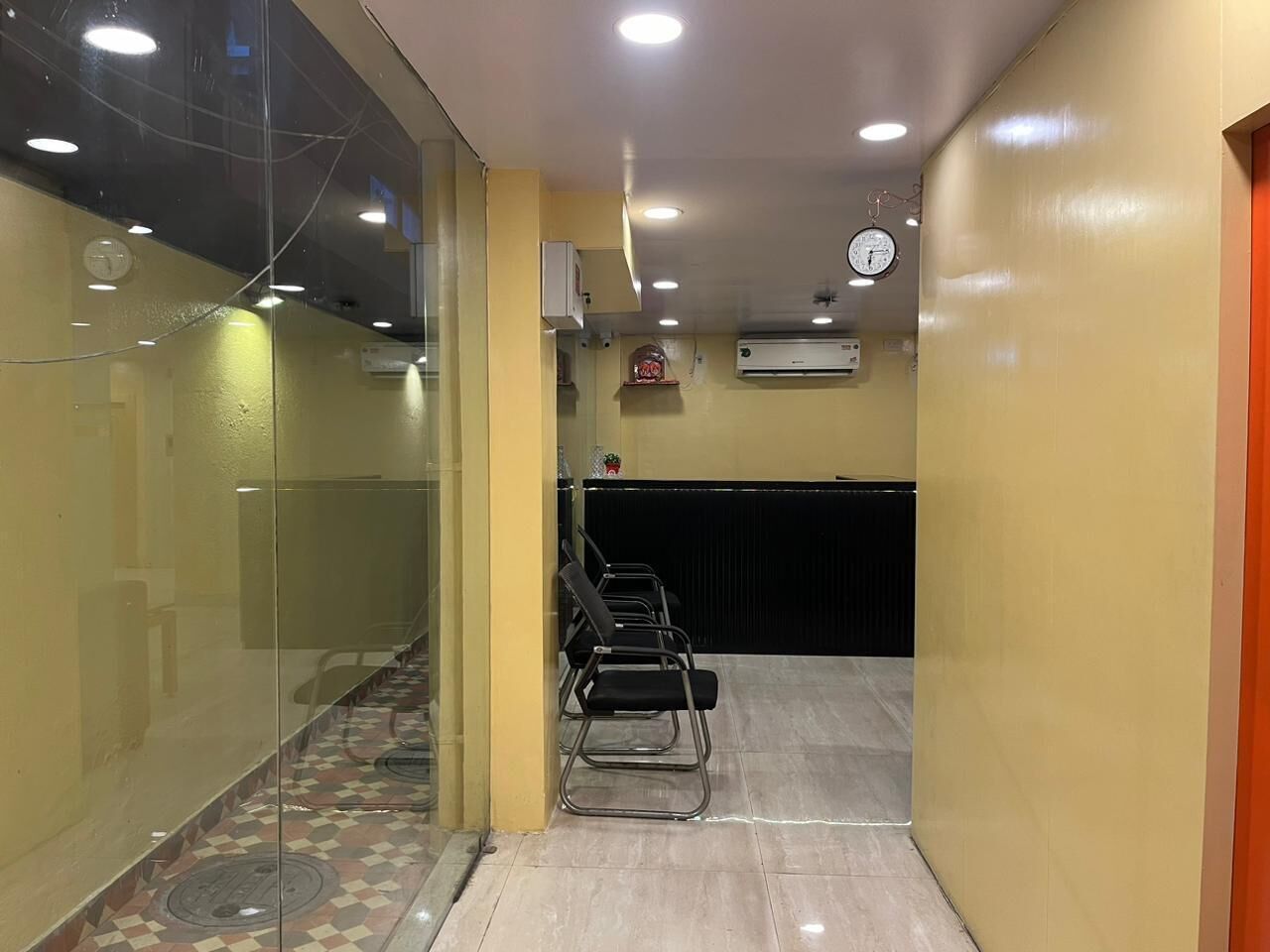 Hotel Consulate