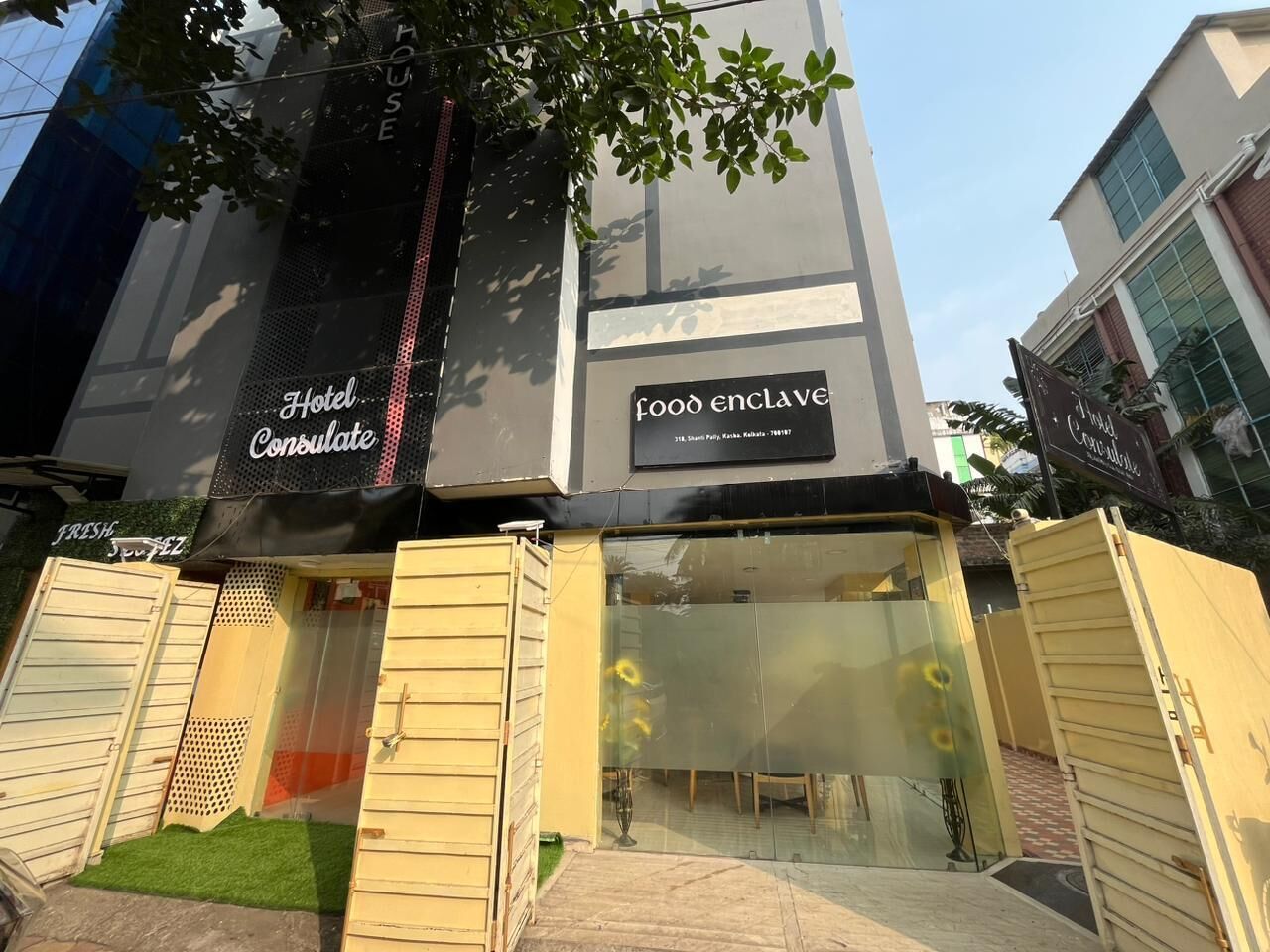 Hotel Consulate