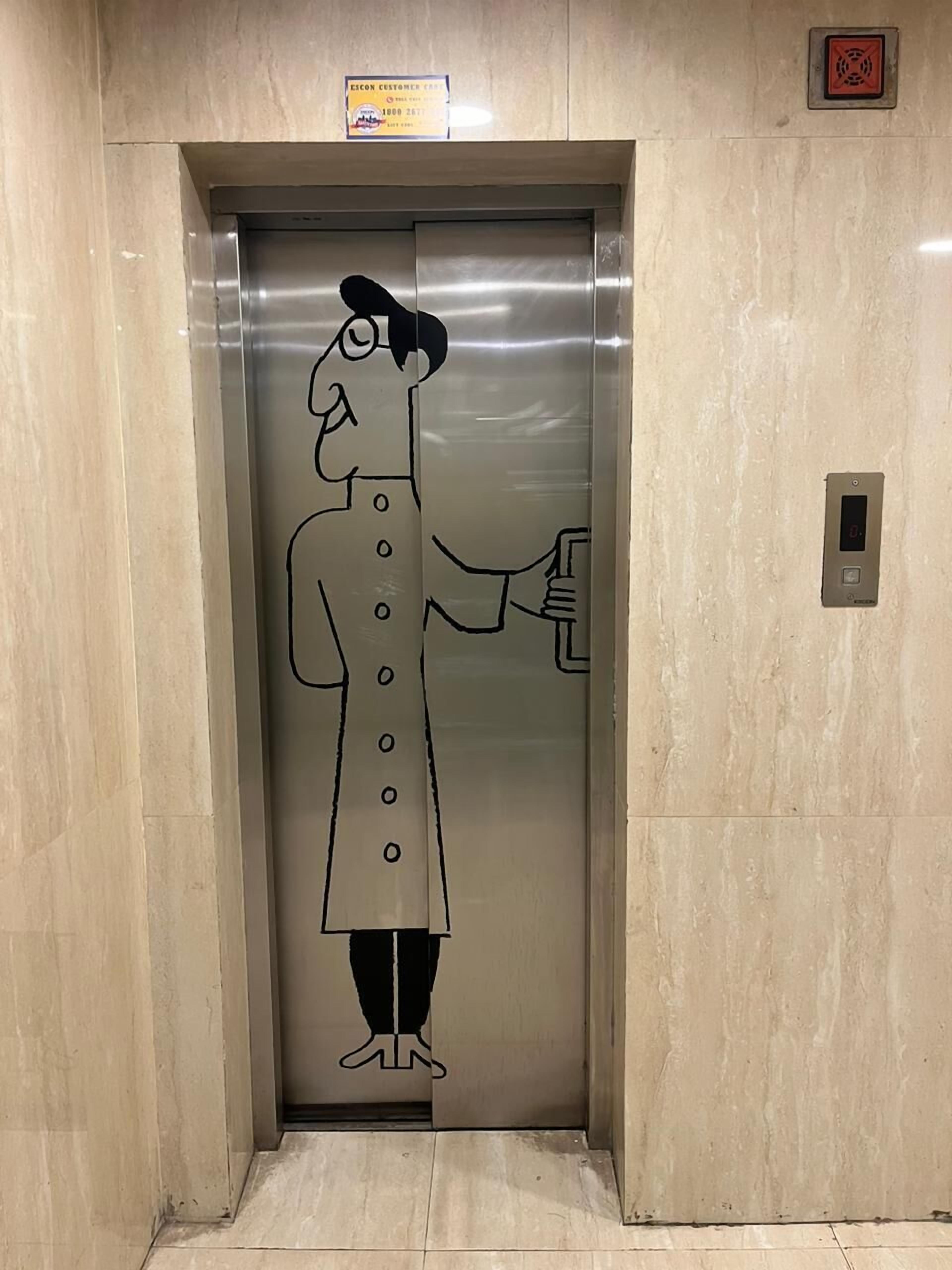 Hotel Consulate