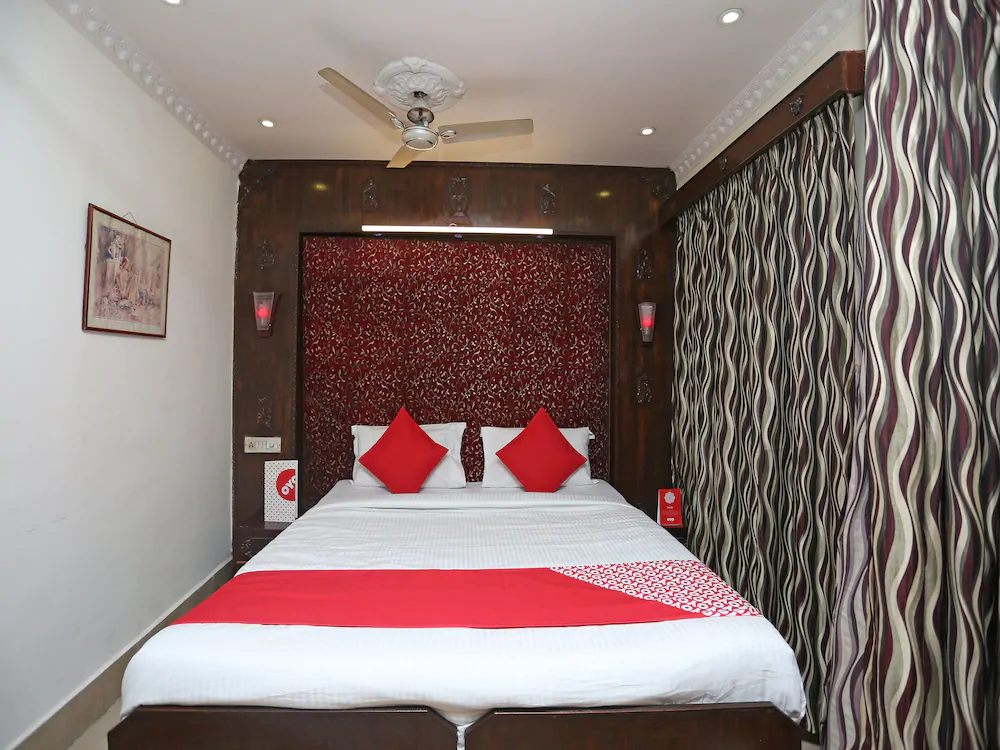 Hotel Heera Holiday Inn