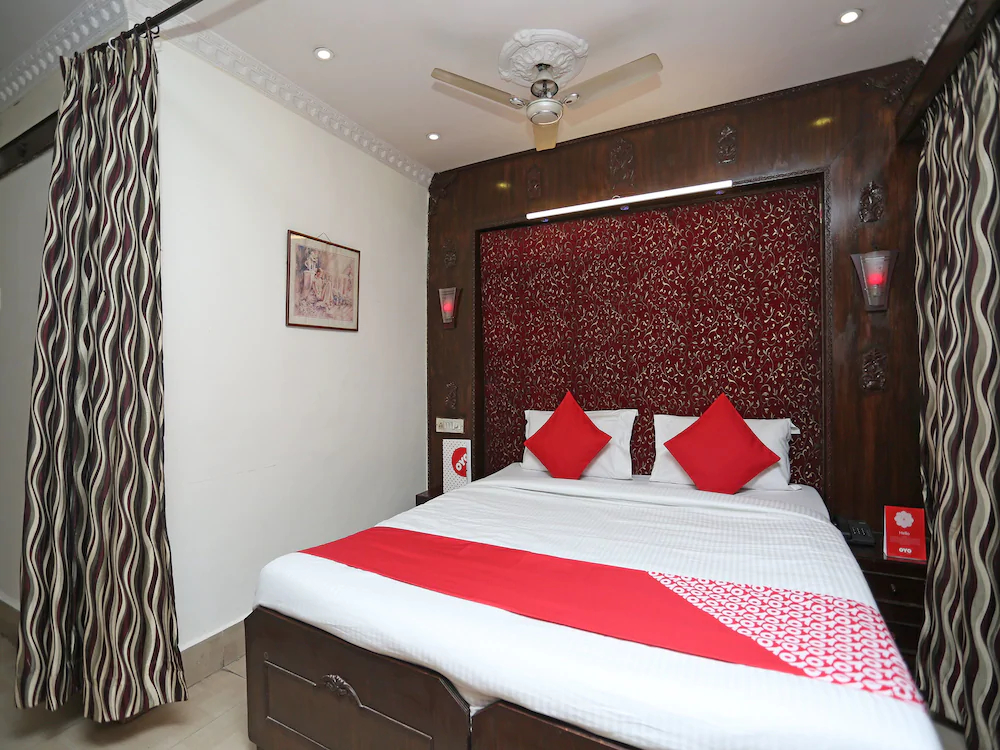 Hotel Heera Holiday Inn