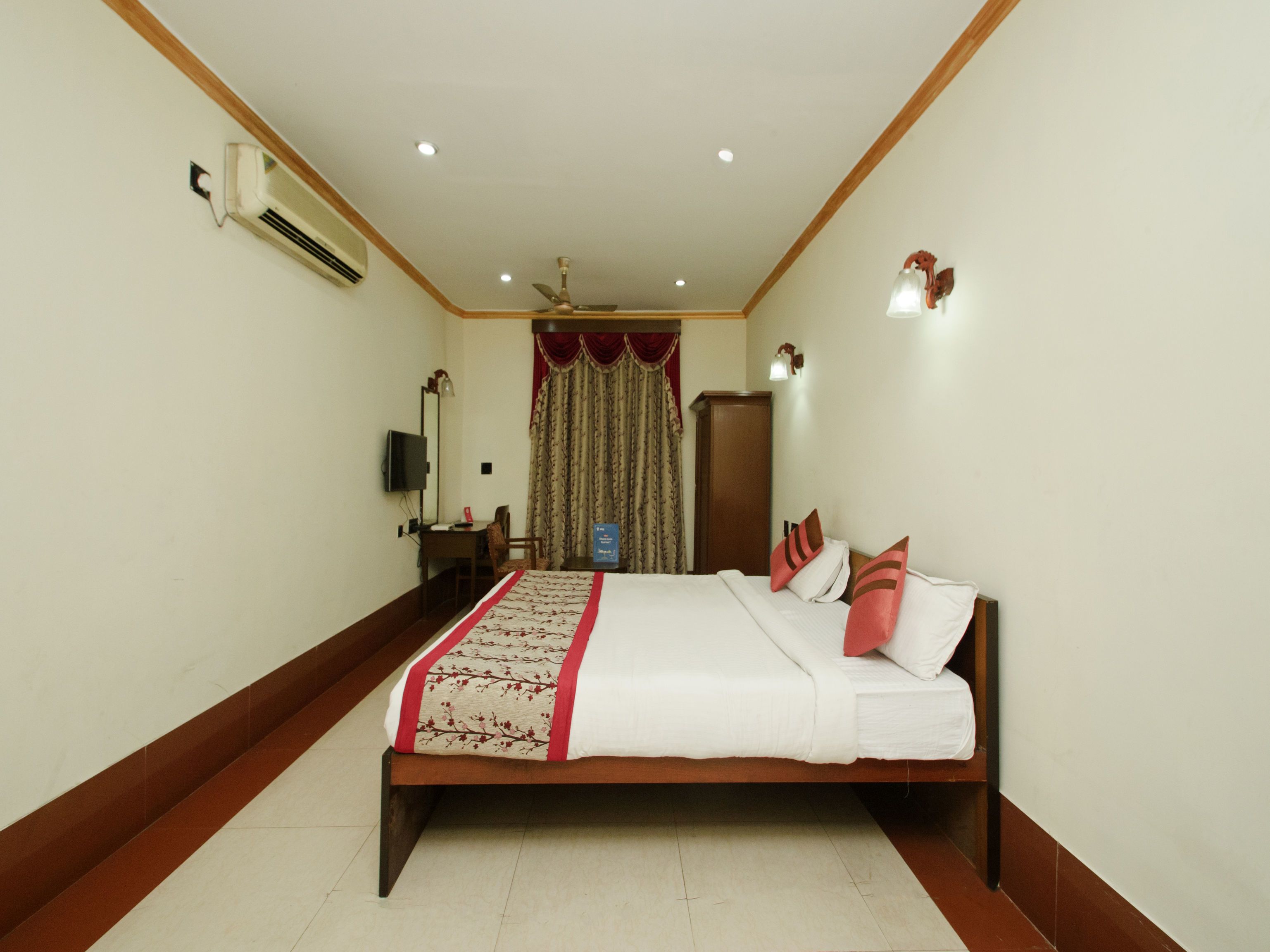 Hotel YMCA Esplanade