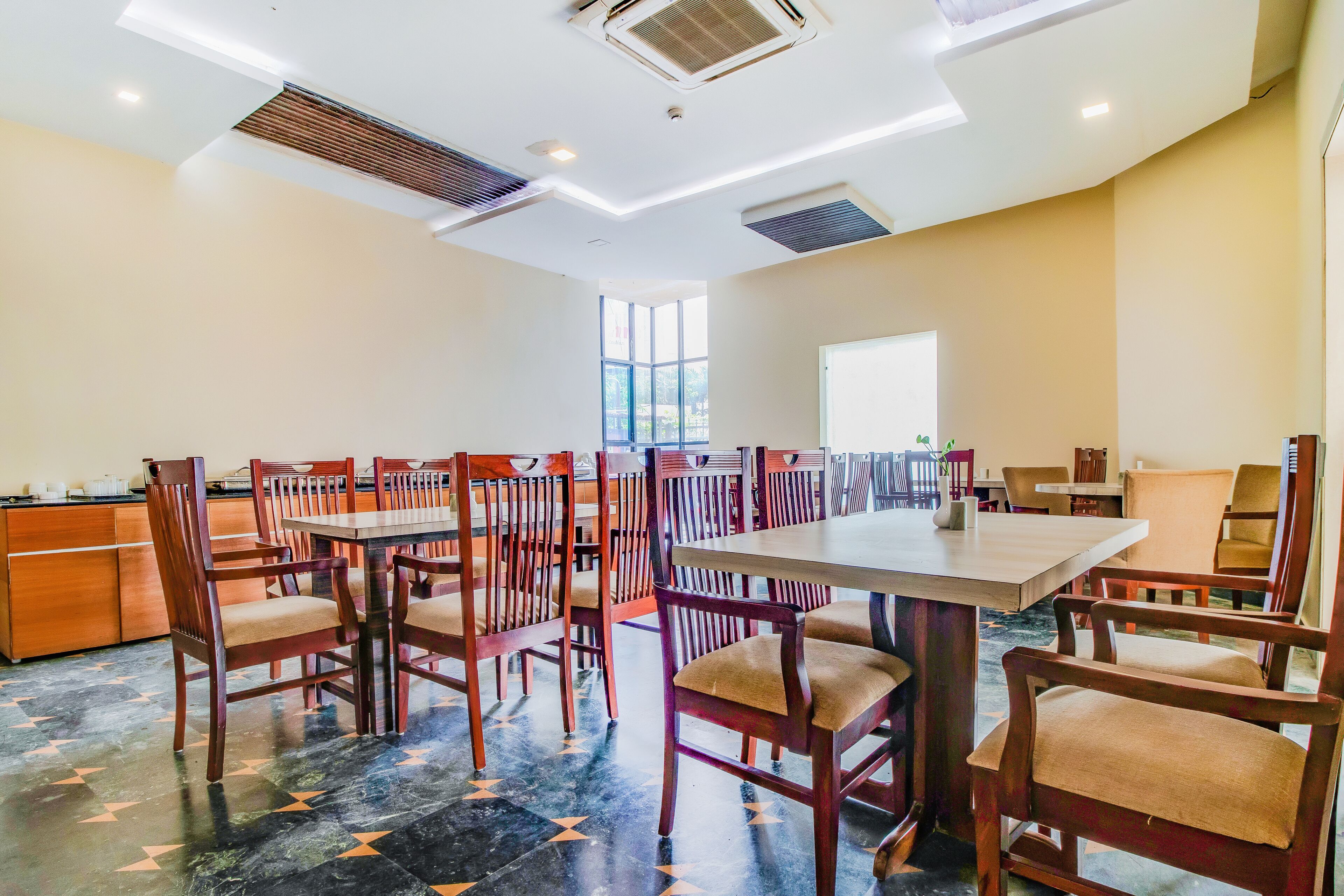 Kings Crown by FabHotels