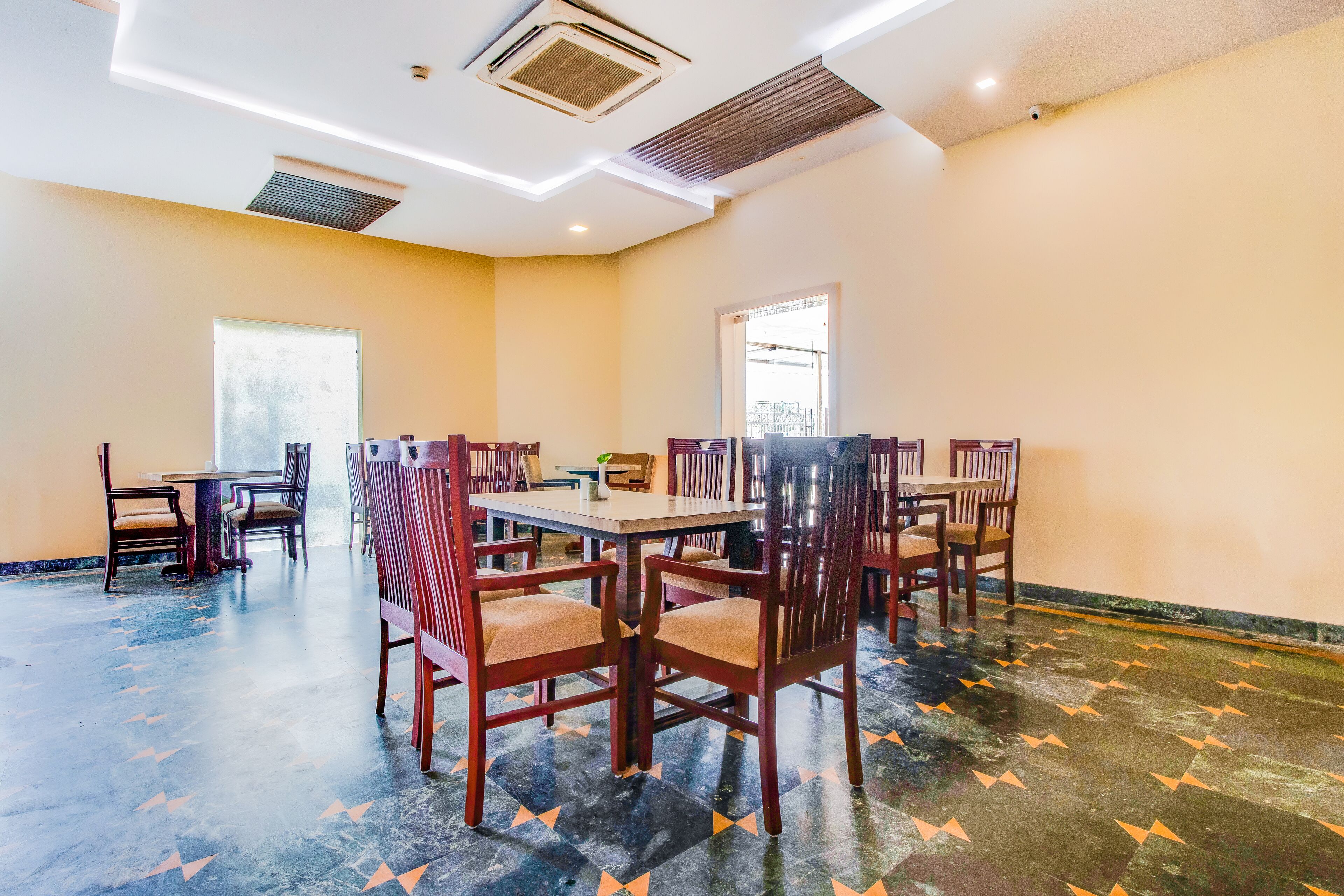 Kings Crown by FabHotels