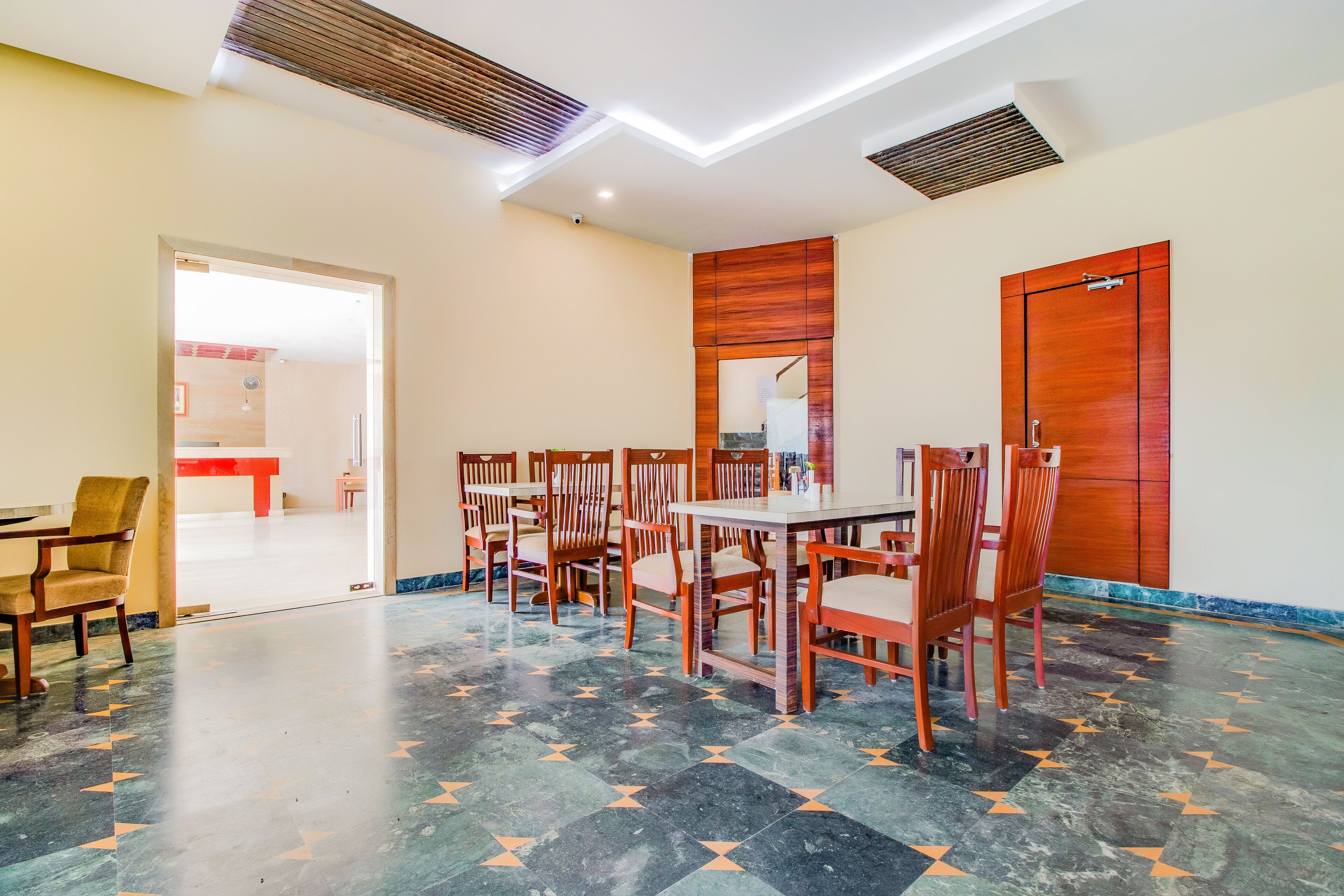 Kings Crown by FabHotels