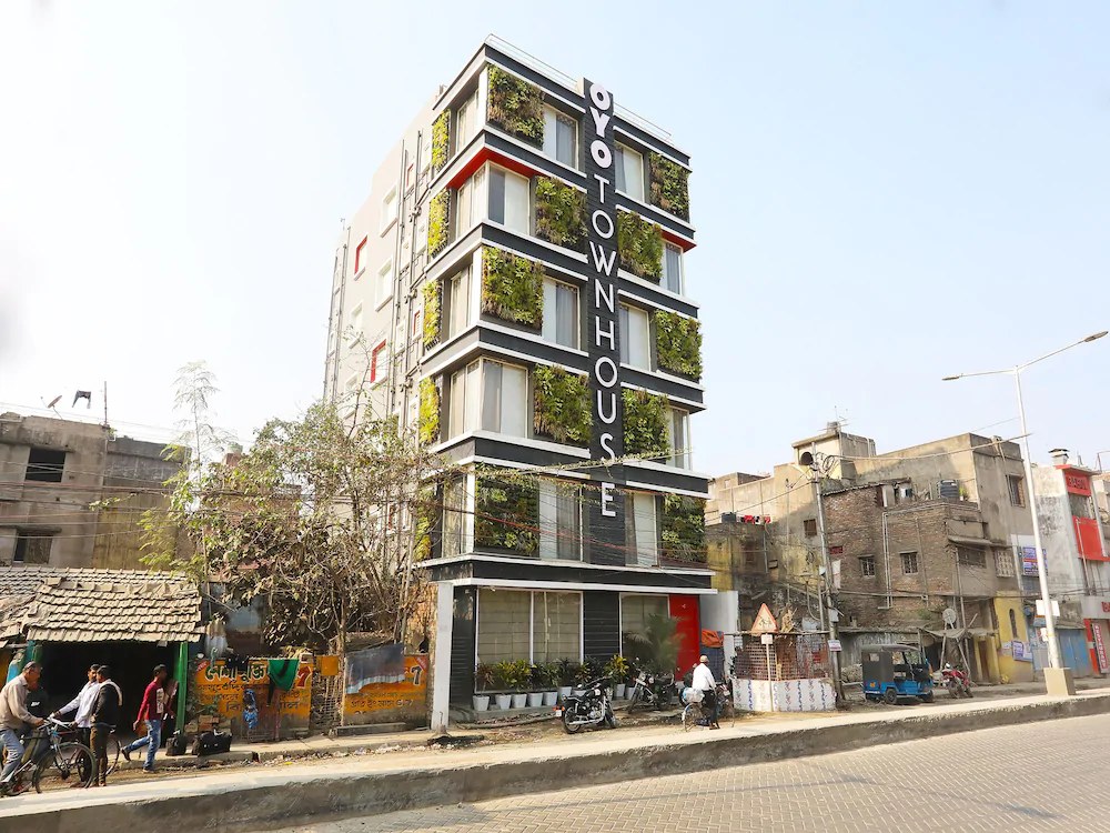 Super Townhouse 060 Airport Green Arcade