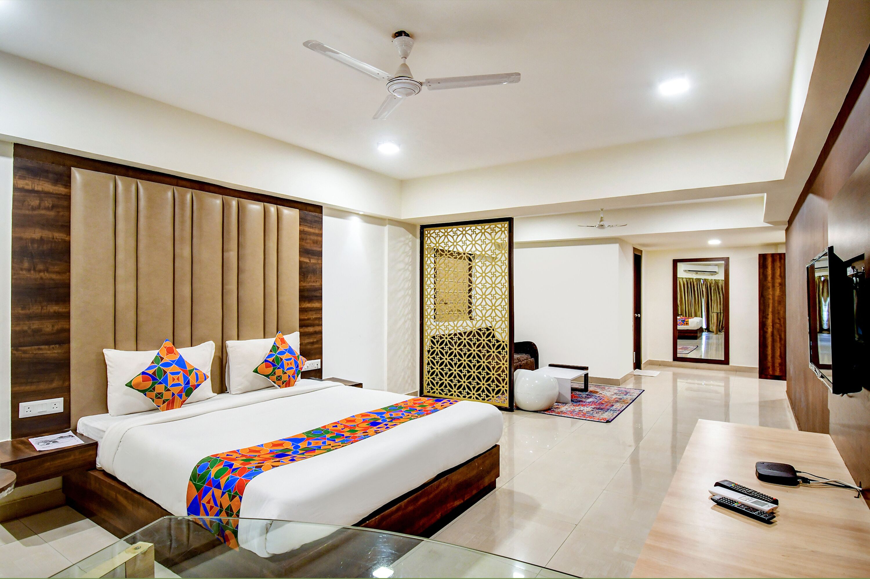 Townhouse Oak Indeedcare Hotel & Resorts