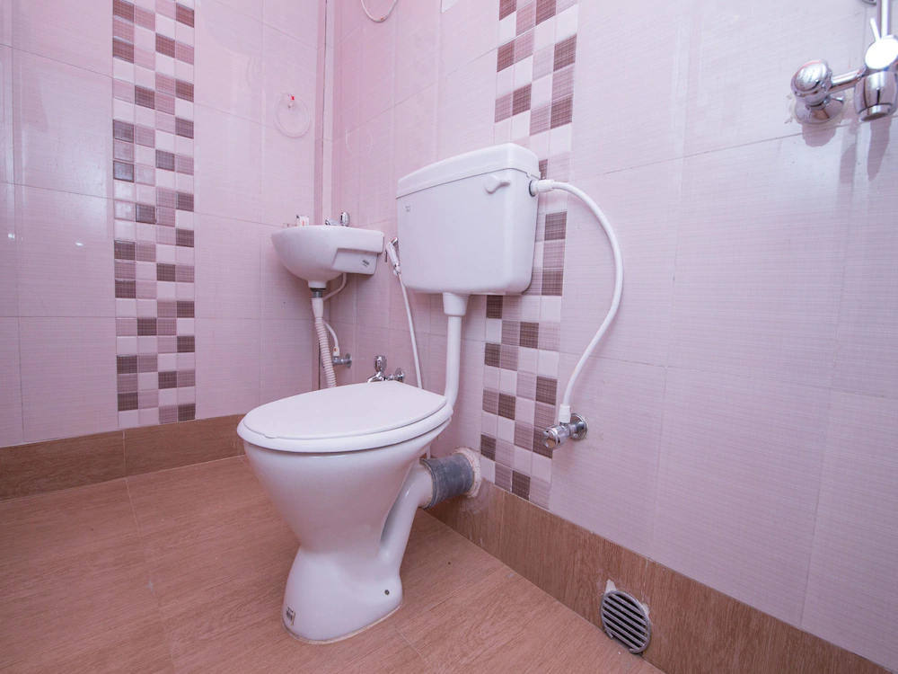 Silver Inn By OYO Rooms