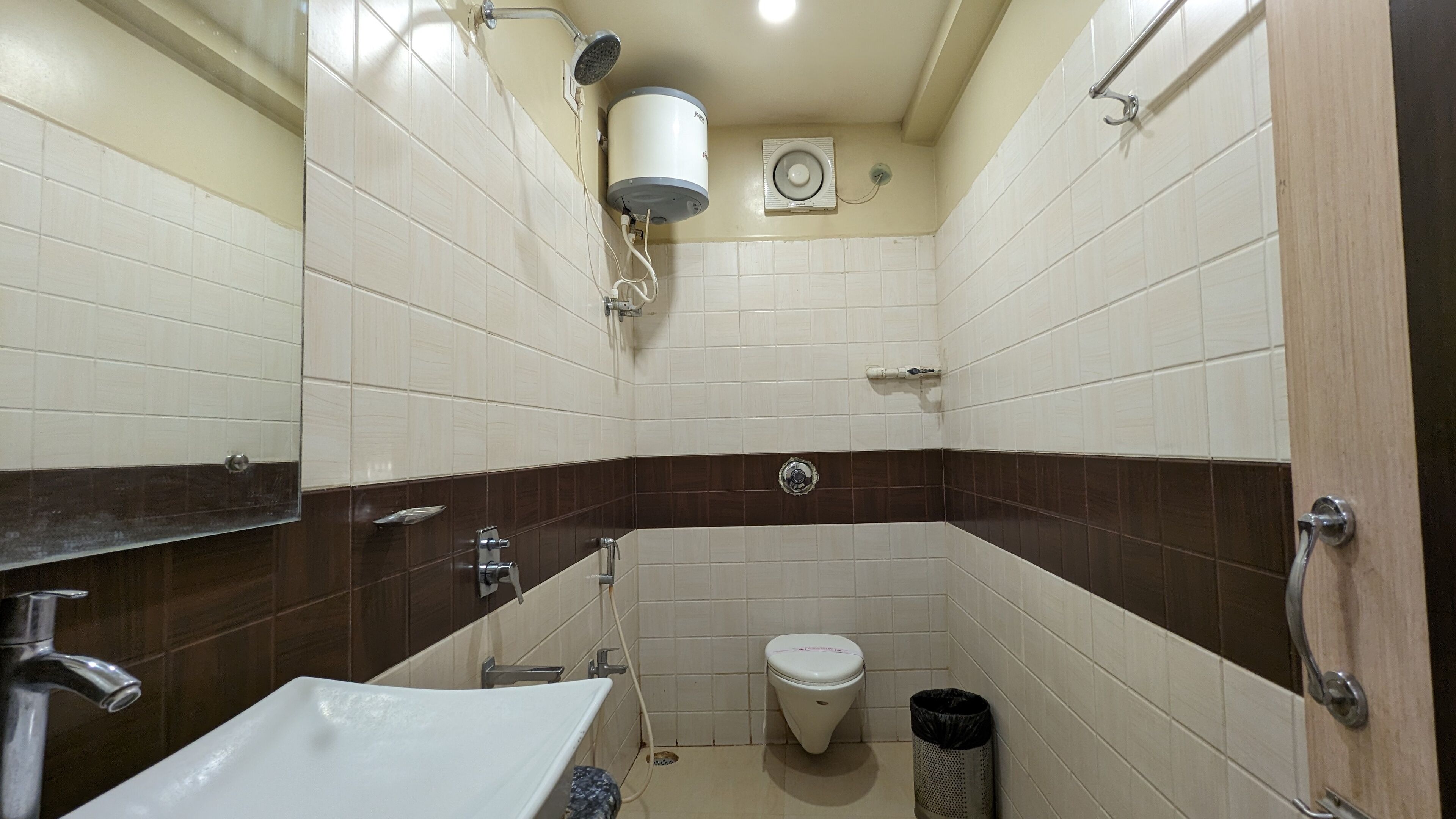 Hotel Binapani Deluxe 1