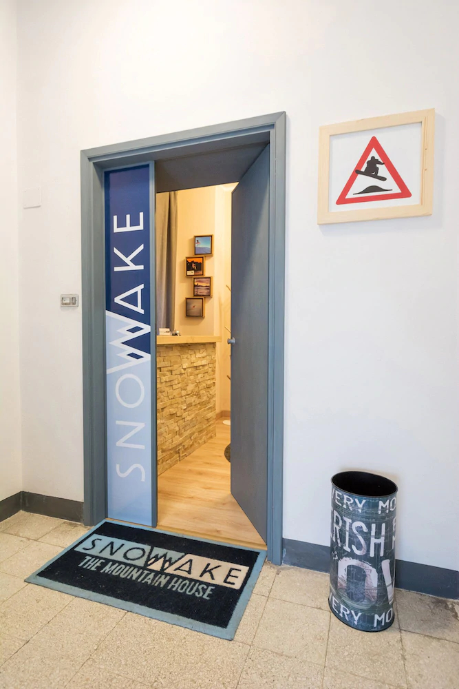 Snowake House