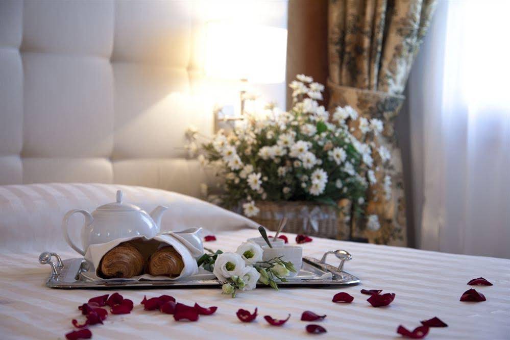 Queen Romantic House