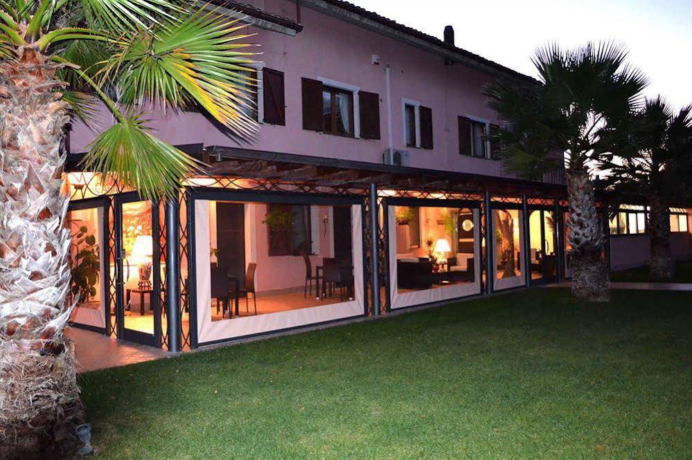 Queen Romantic House