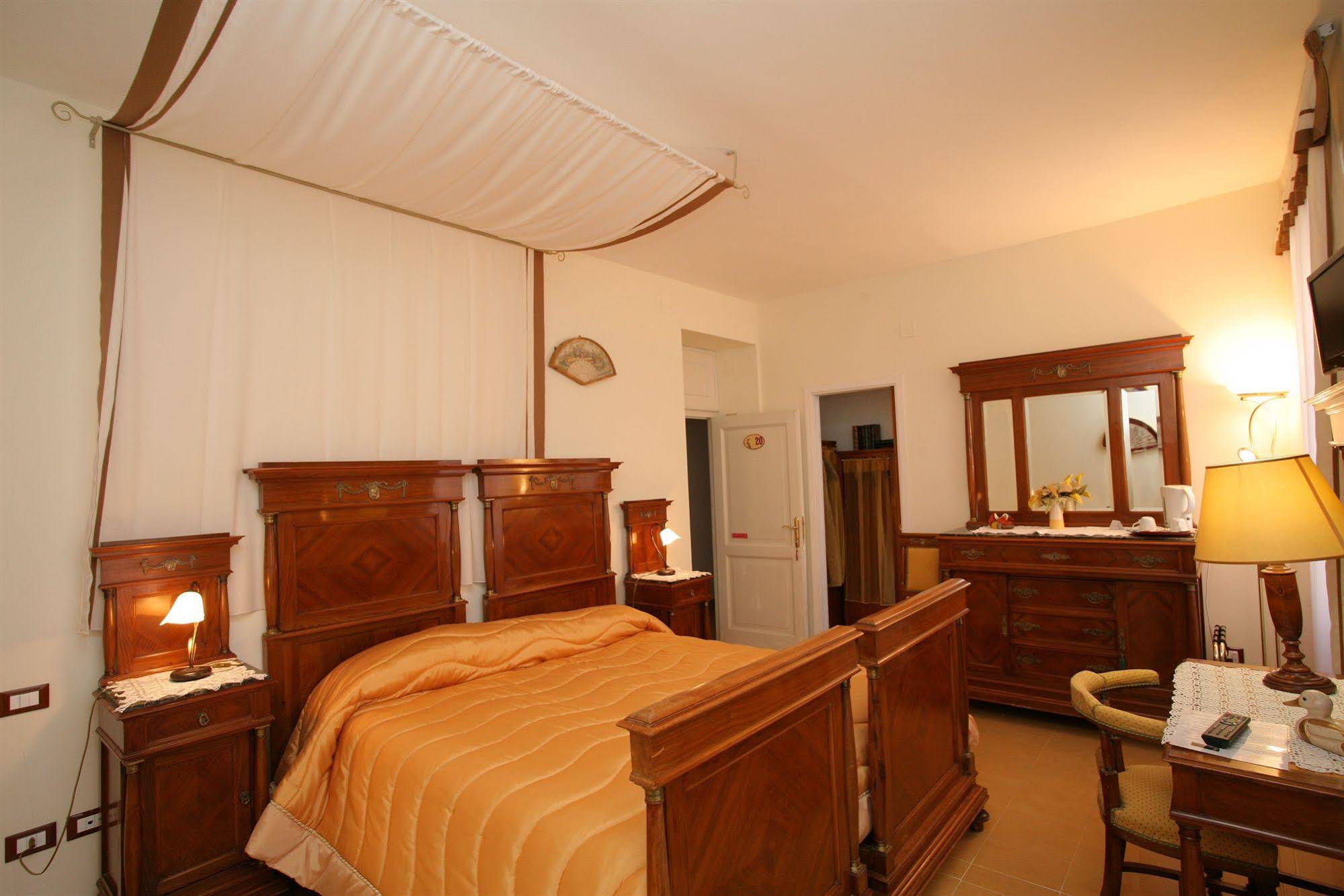 Hotel Roma