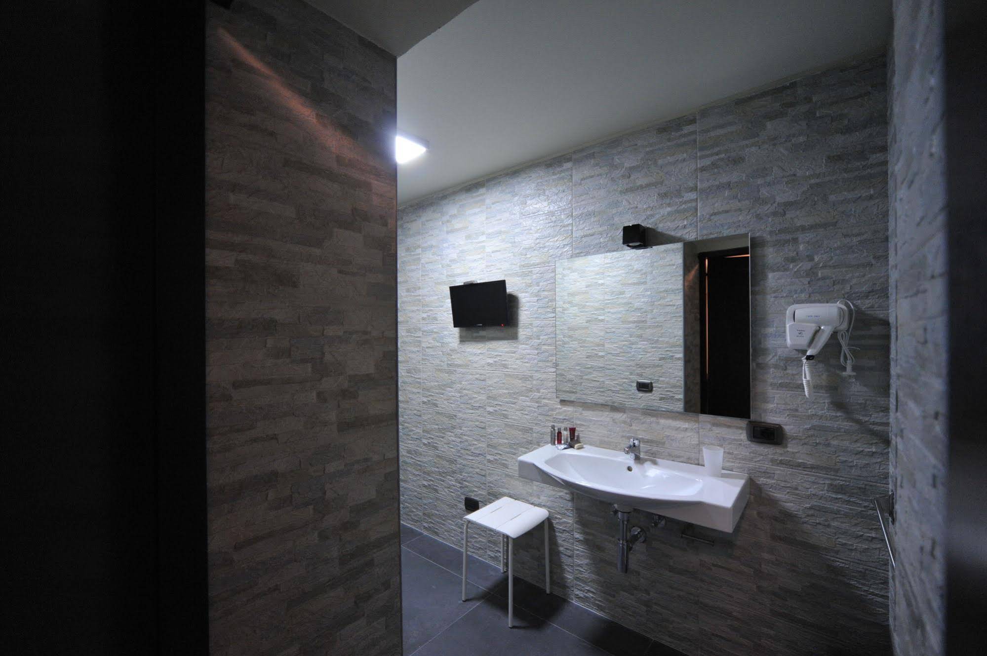 Gatto Bianco House