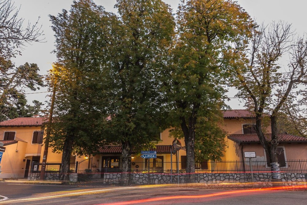Dependance Center Hotel