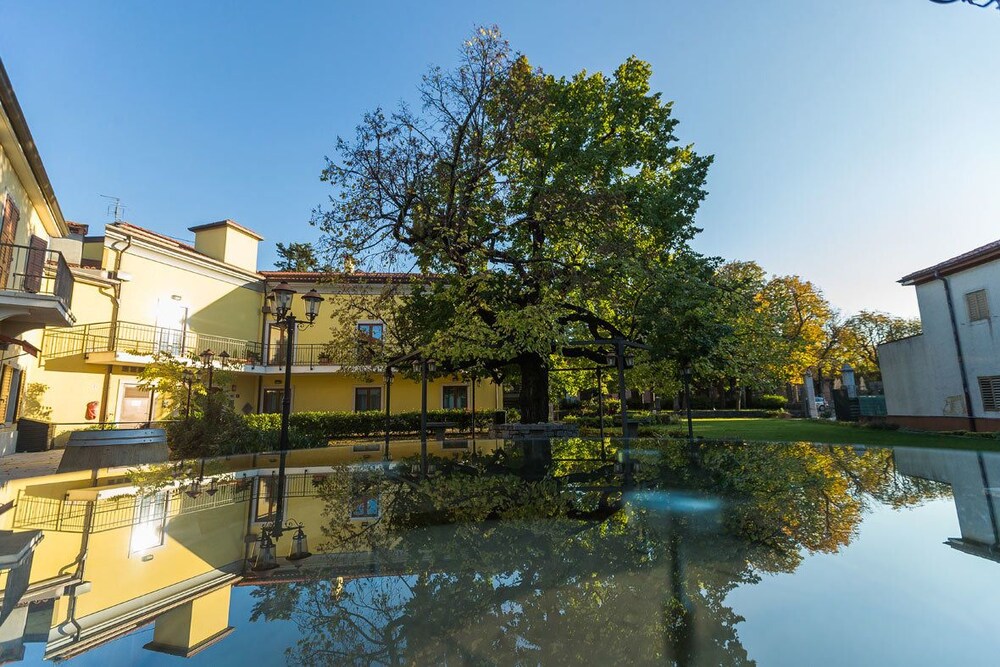 Dependance Center Hotel