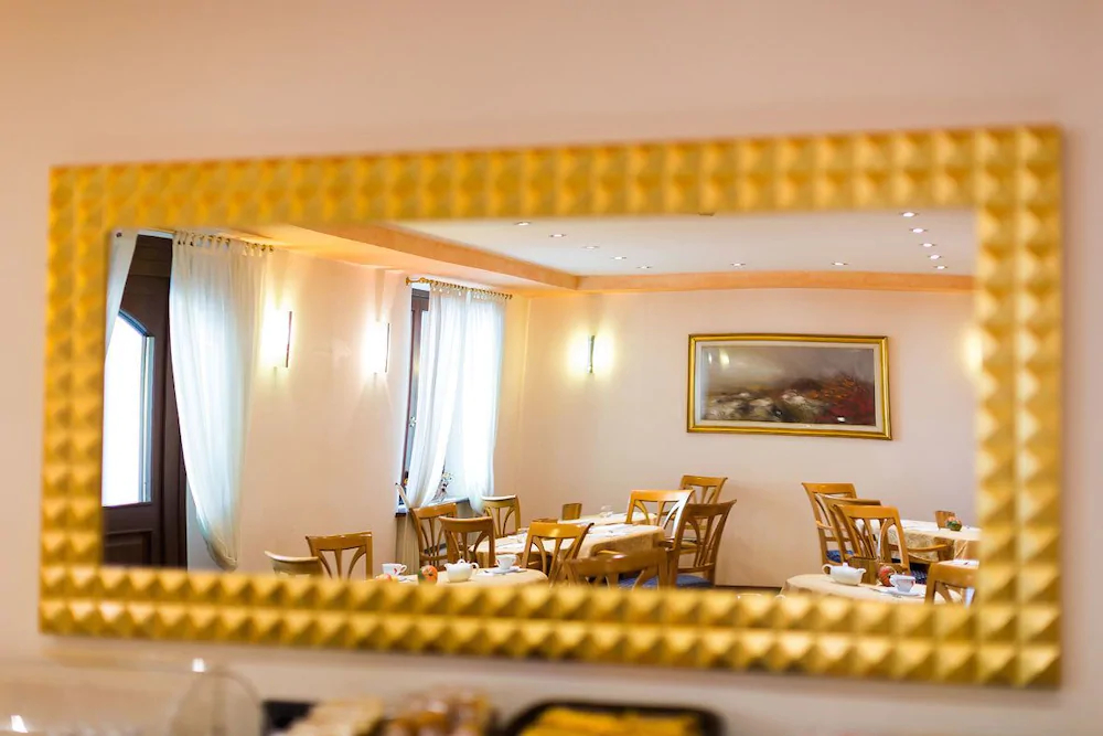Dependance Center Hotel