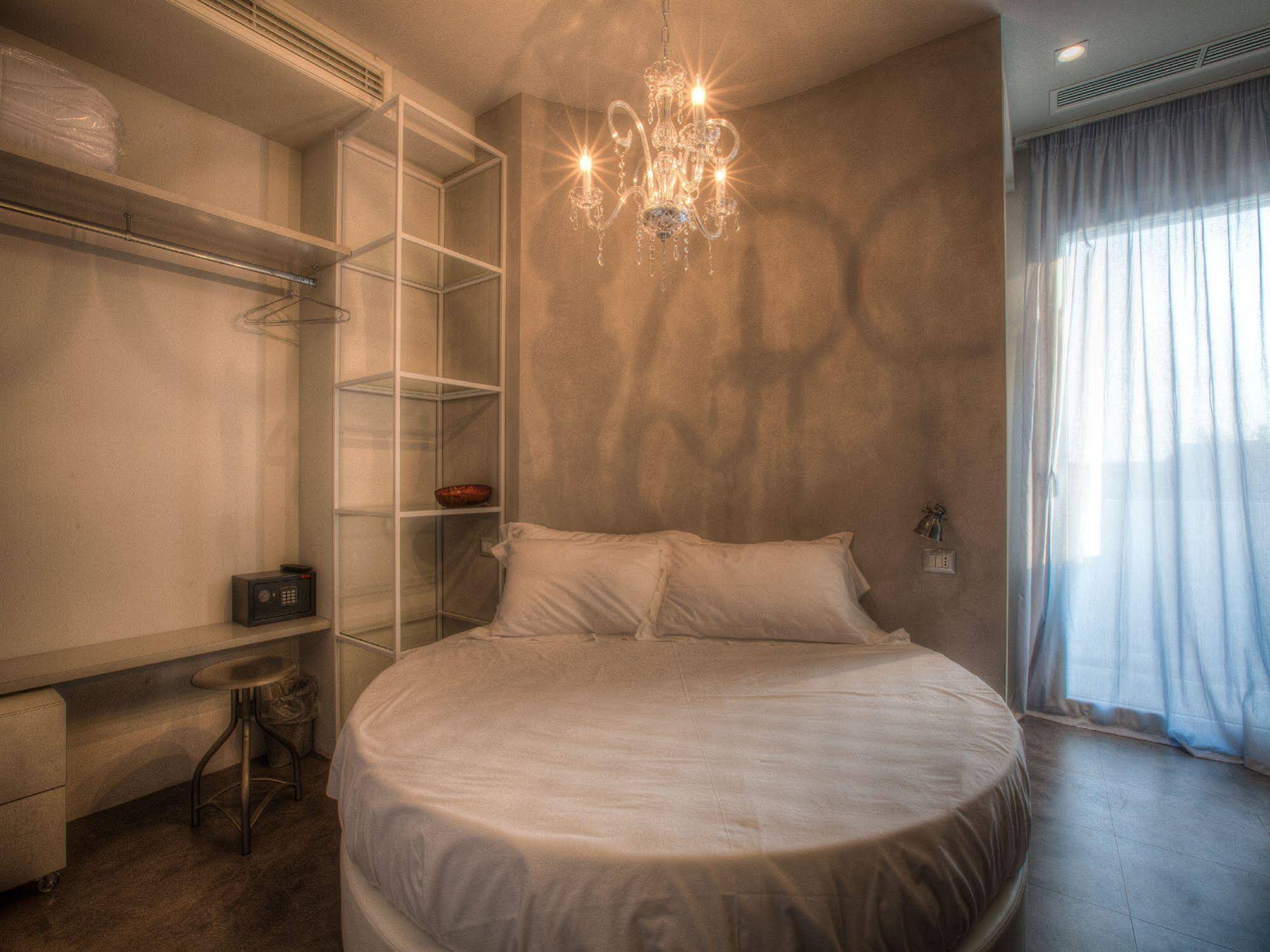 Bell Suite